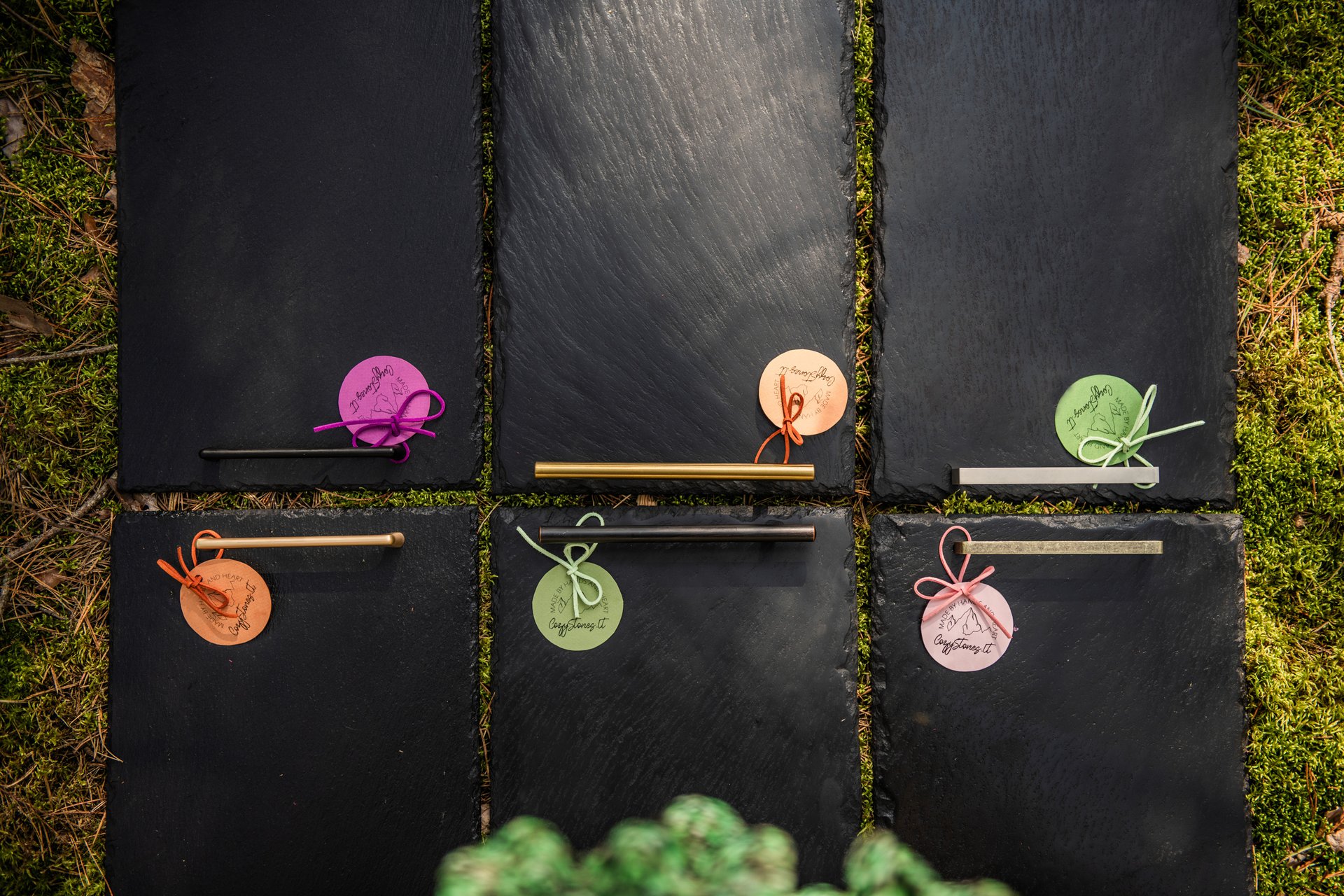 gray computer monitor