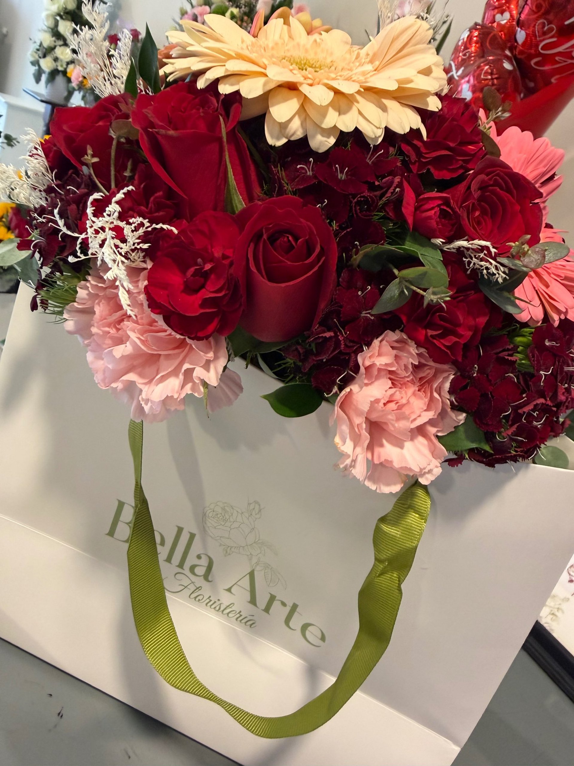 gray computer monitor