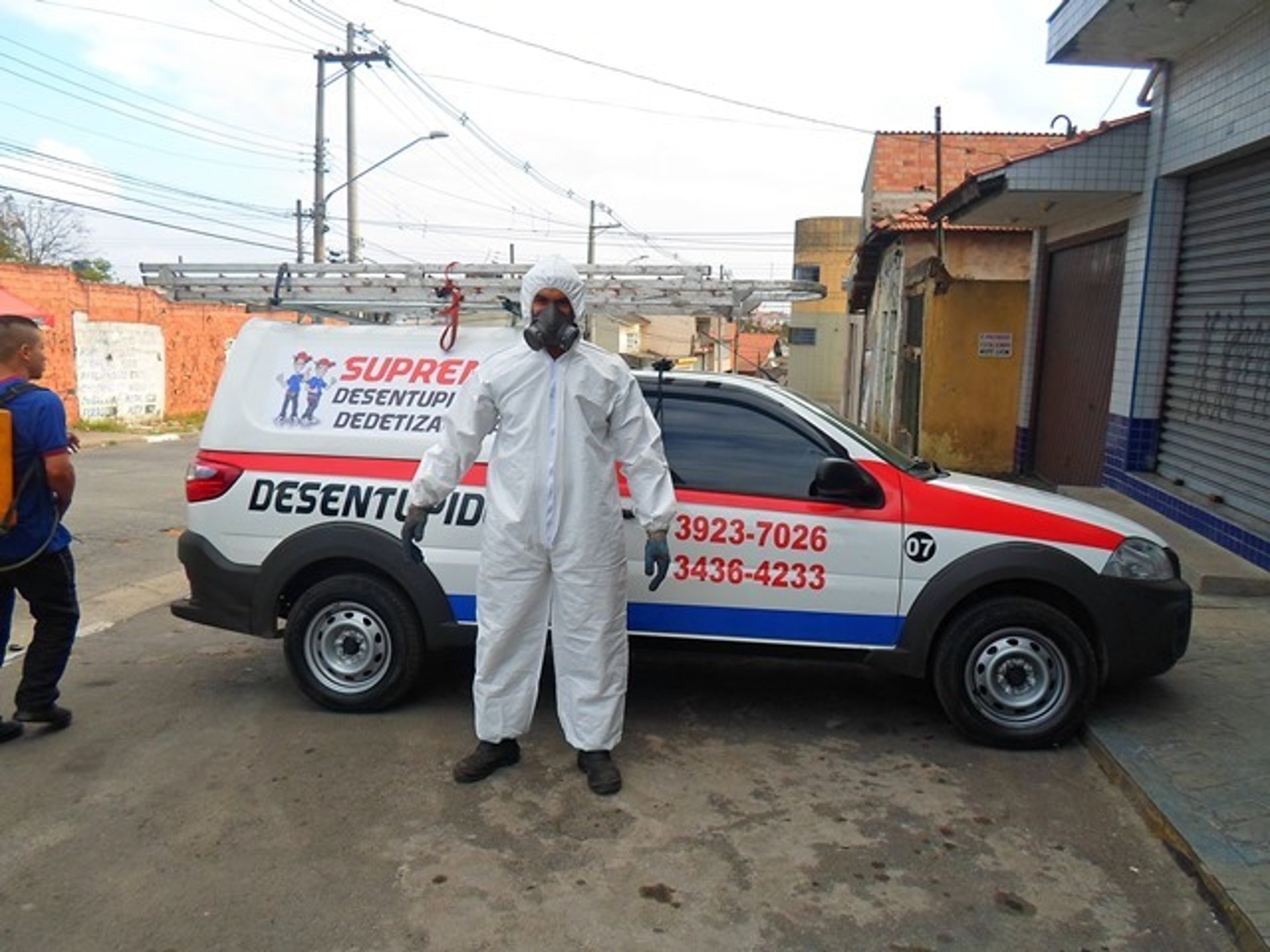 an abstract photo of a curved building with a blue sky in the background