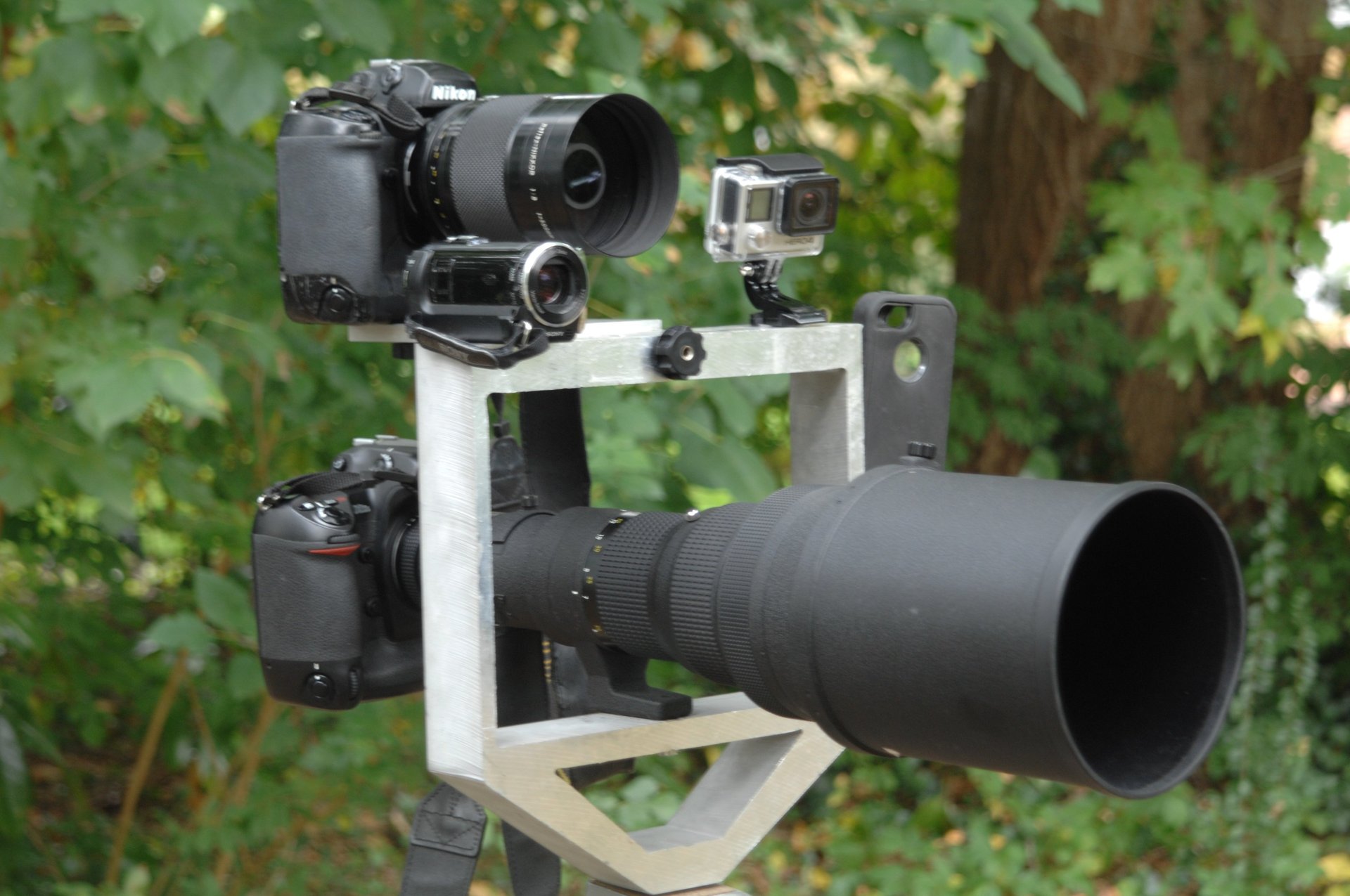 black and white bed linen