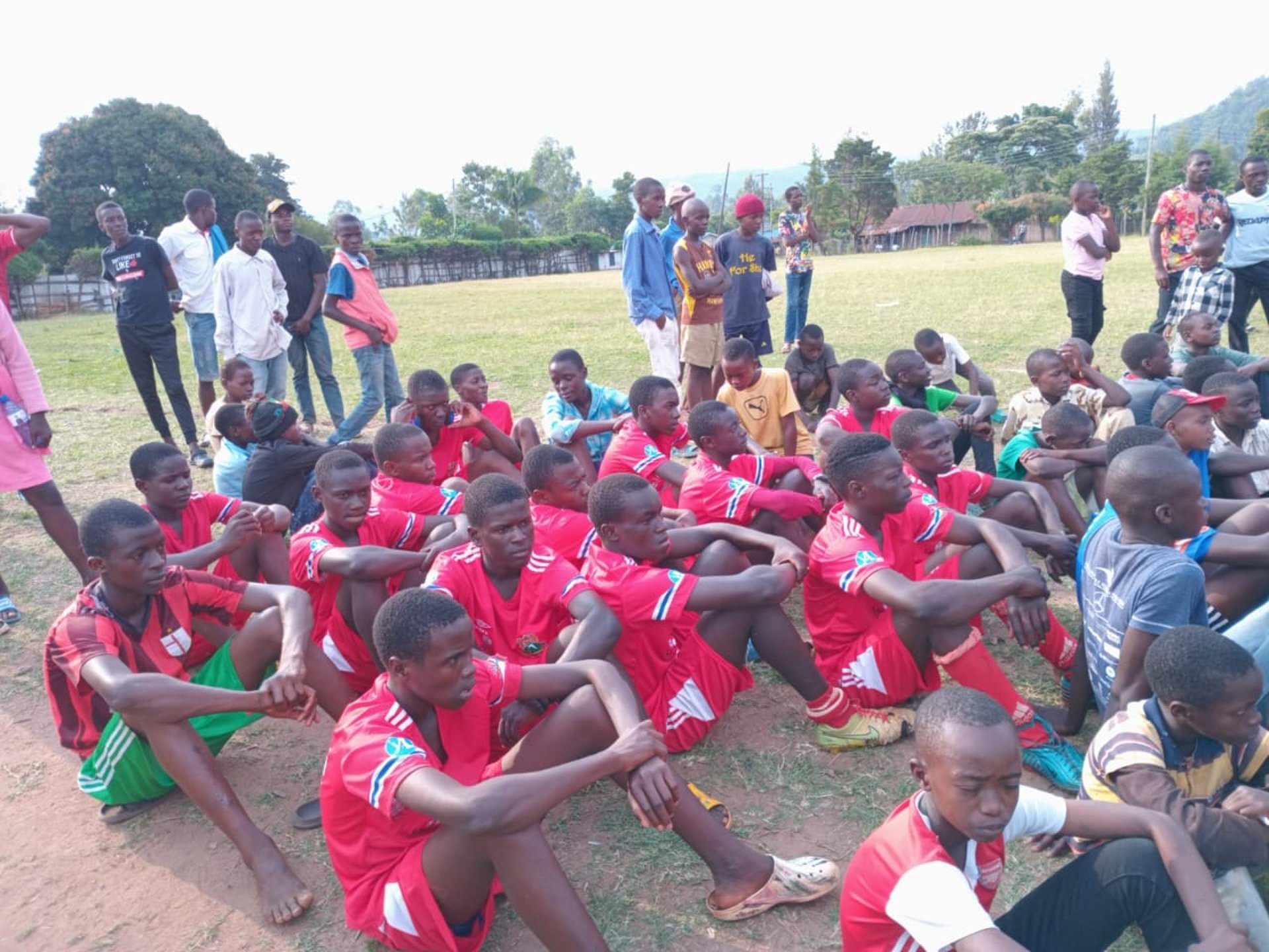 gray computer monitor