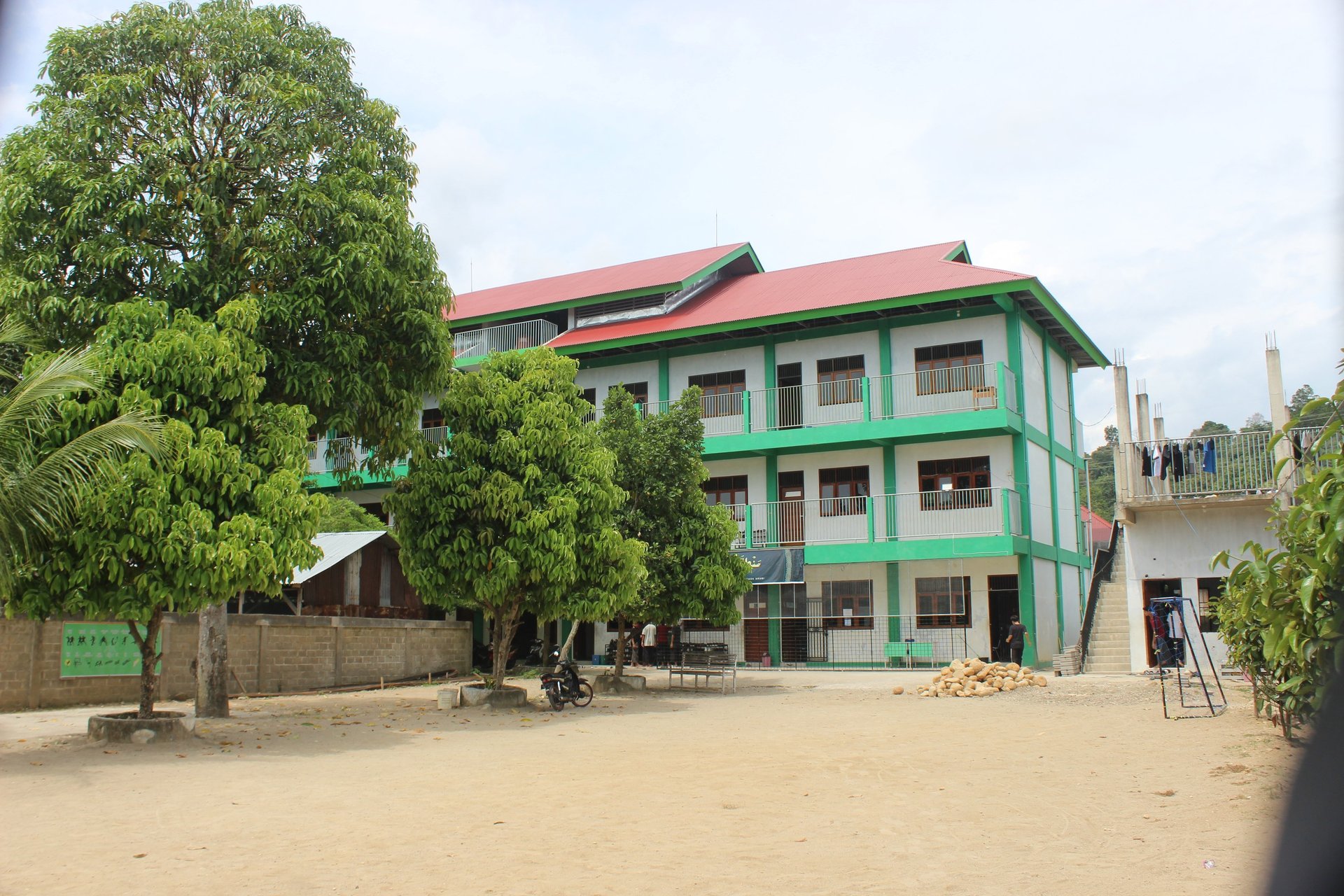 black and white bed linen