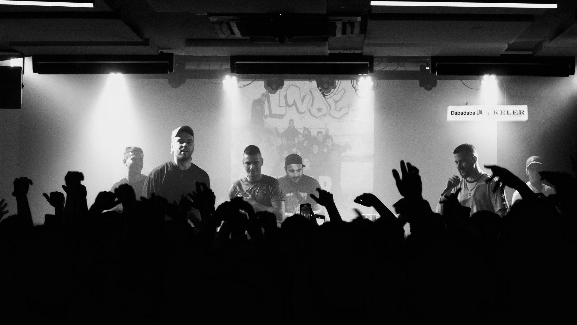 black and white bed linen