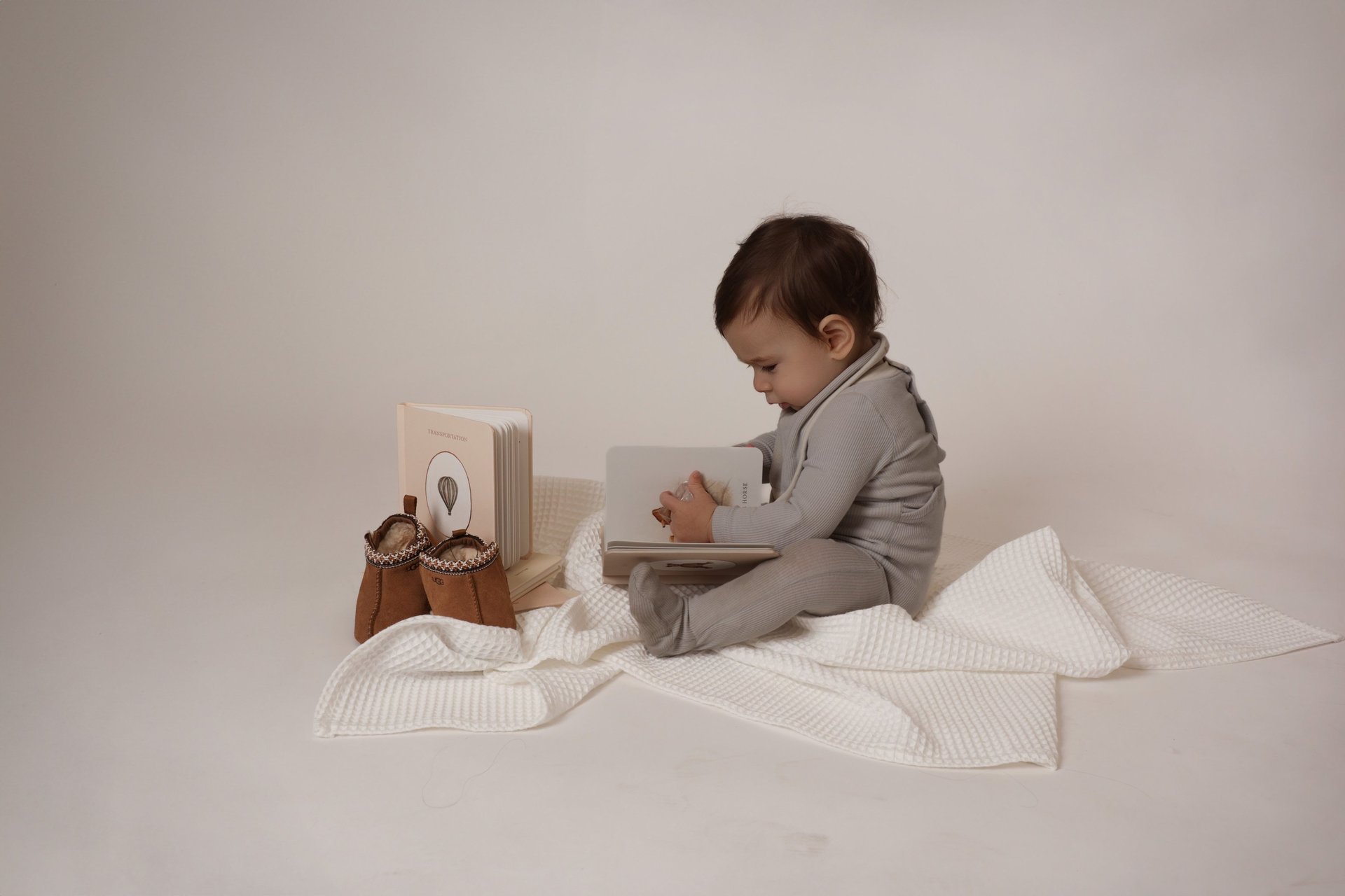 black and white bed linen