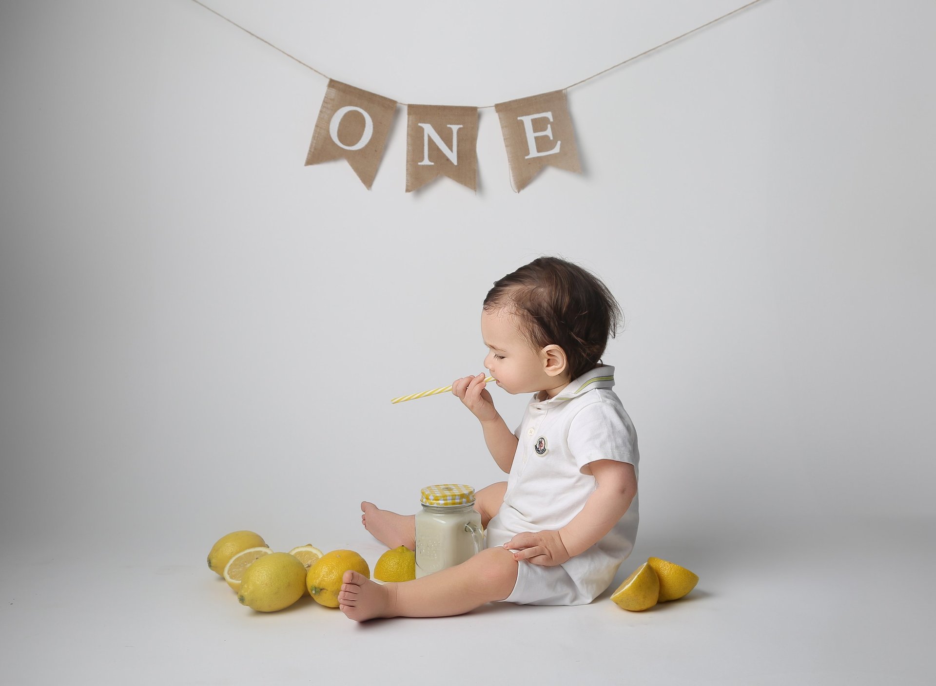 black and white bed linen