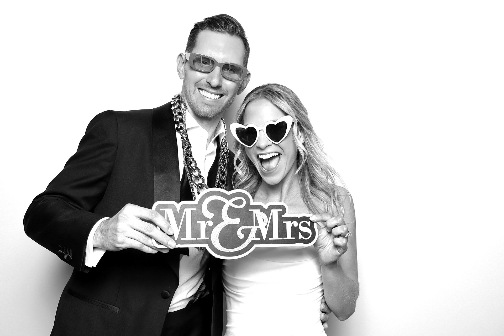 black and white bed linen