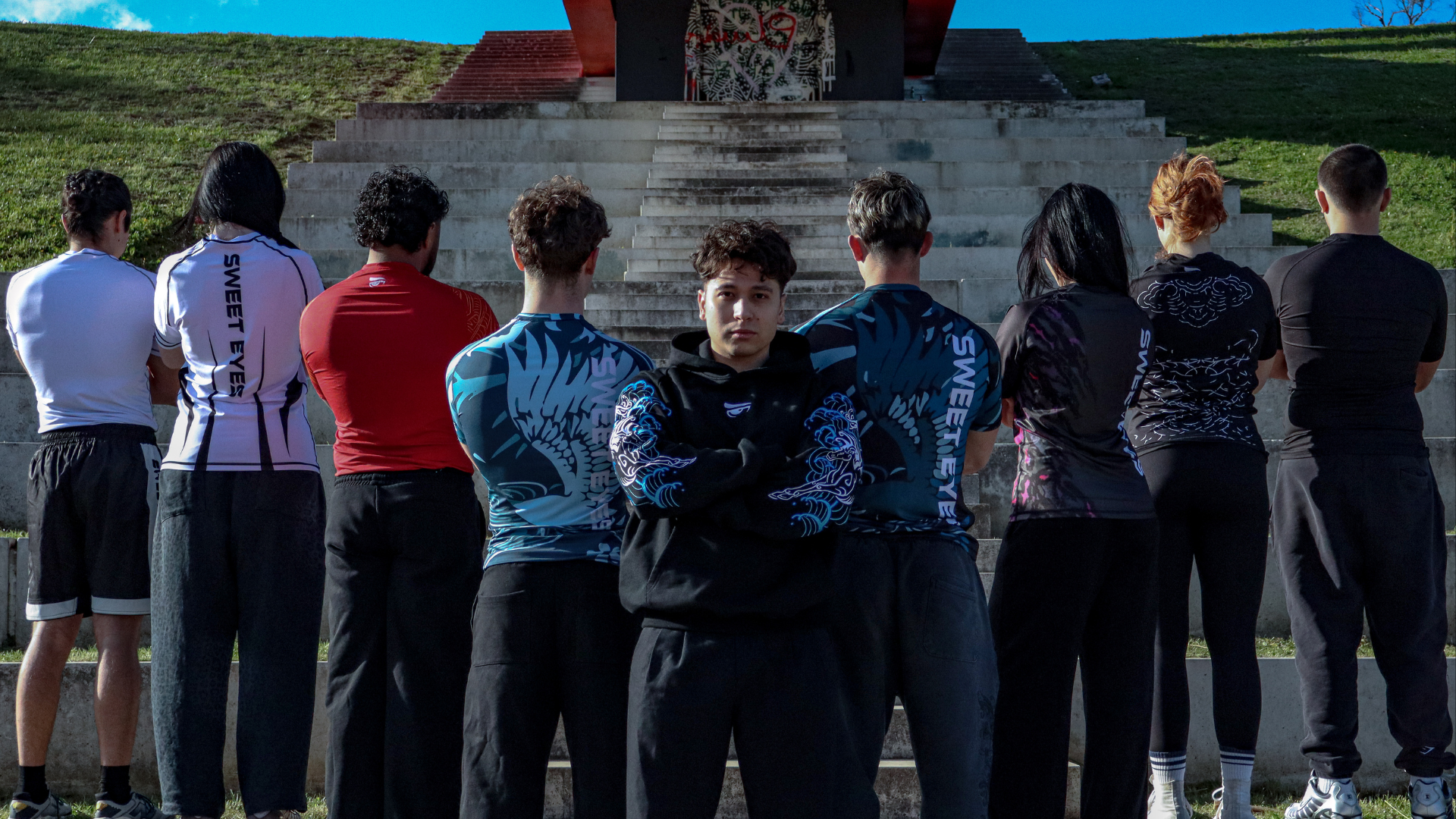 black and white bed linen