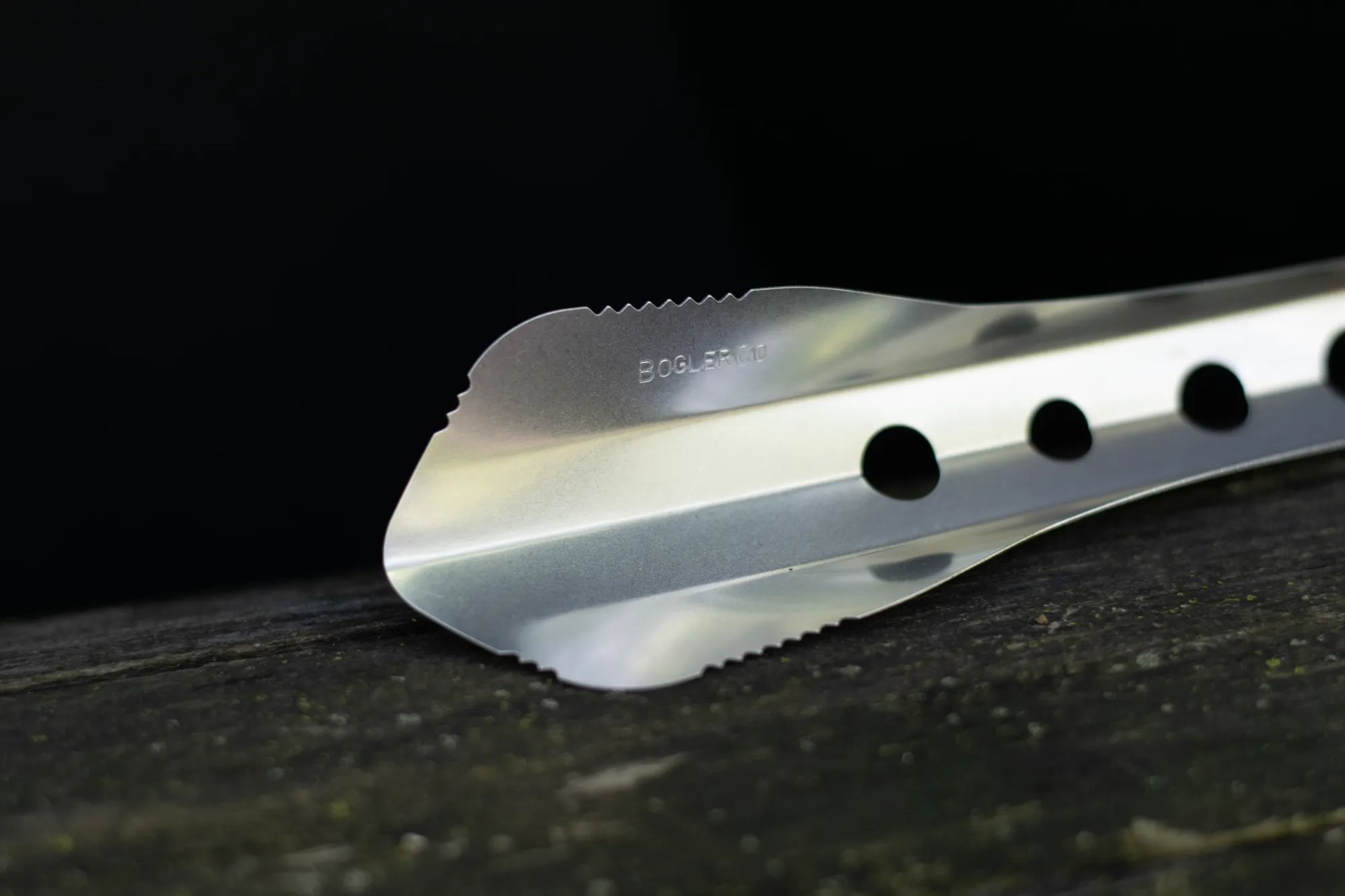 closeup of boglerco trowel tip