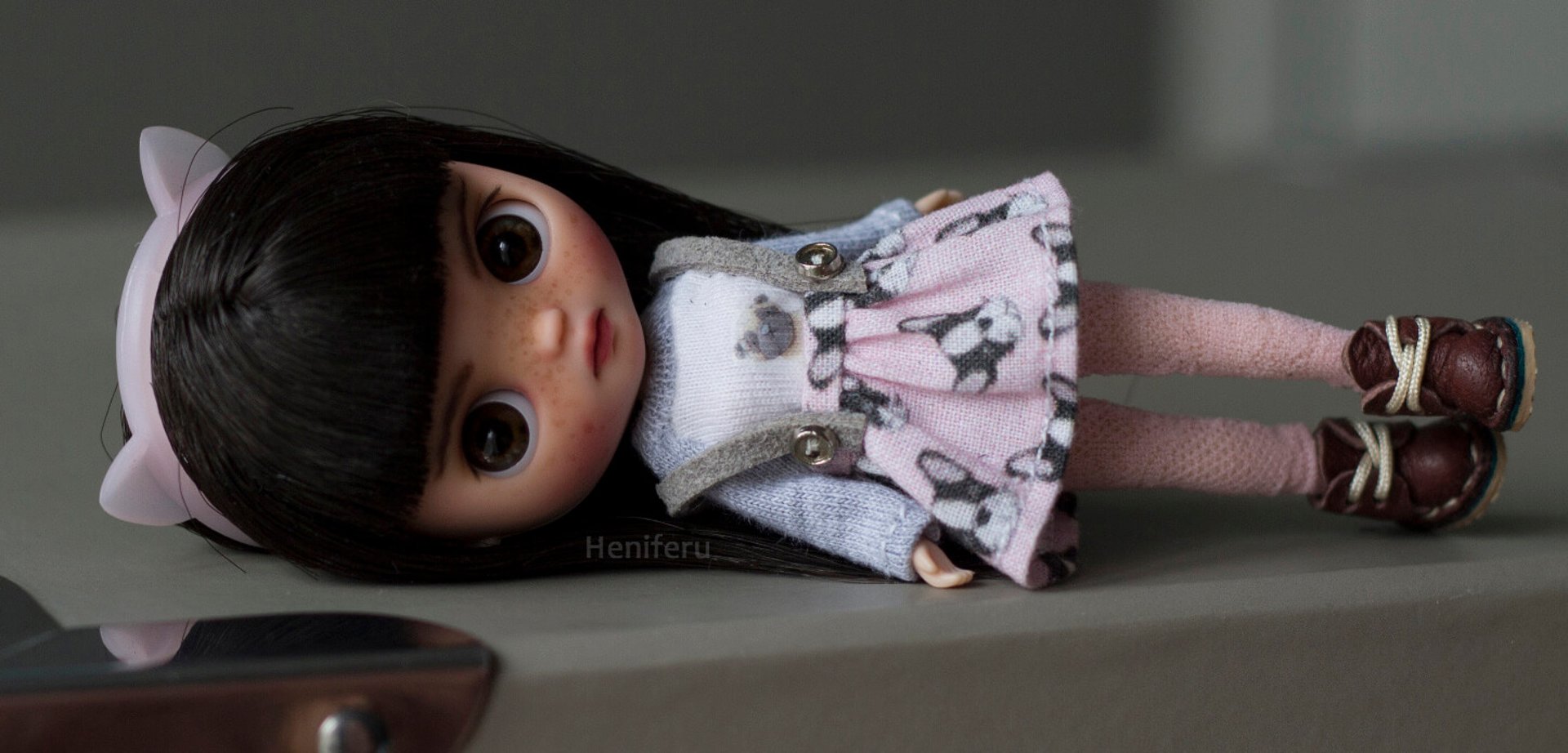 petite blythe acostada peto rosa