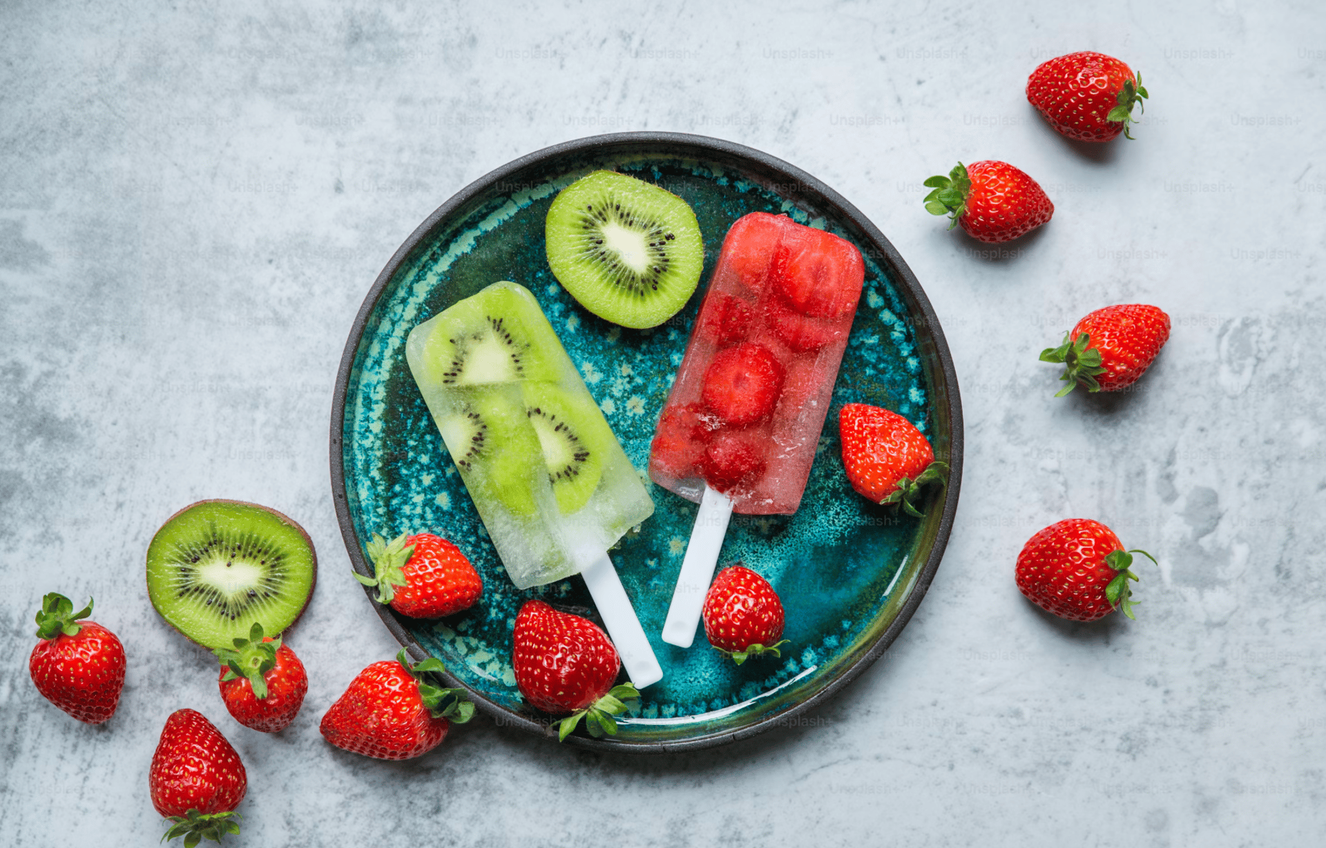 gray computer monitor