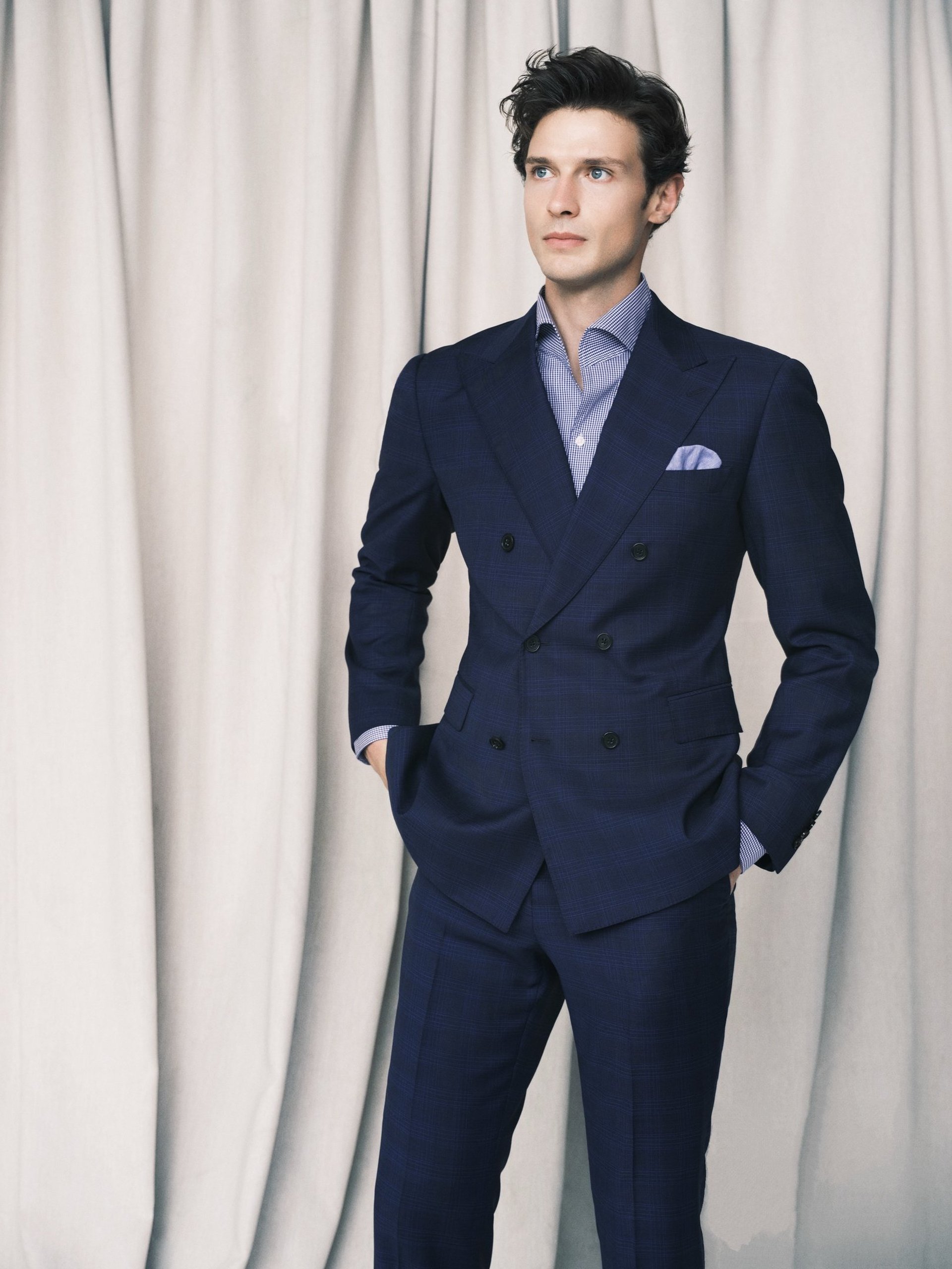 gray computer monitor