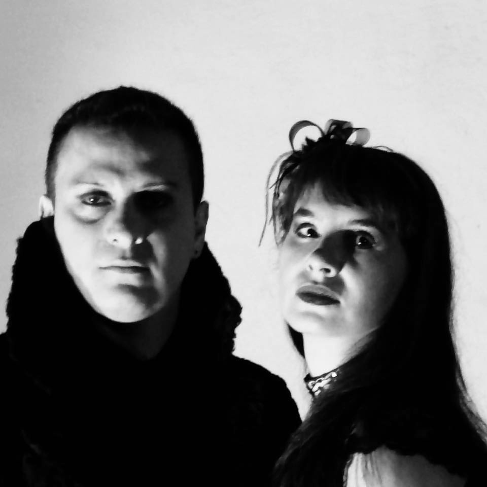 black and white bed linen