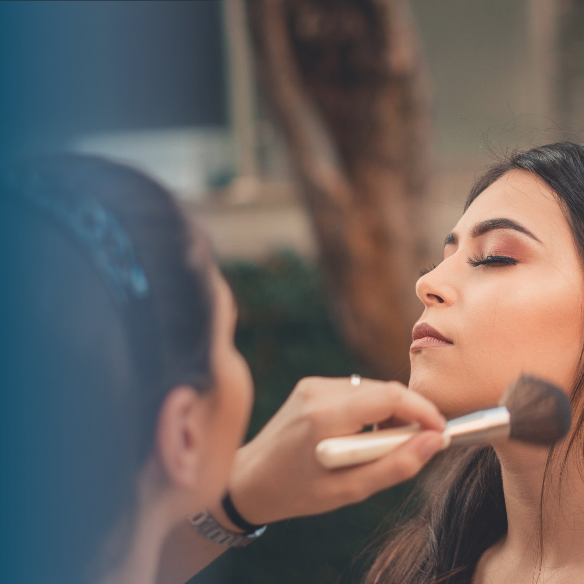 gray computer monitor