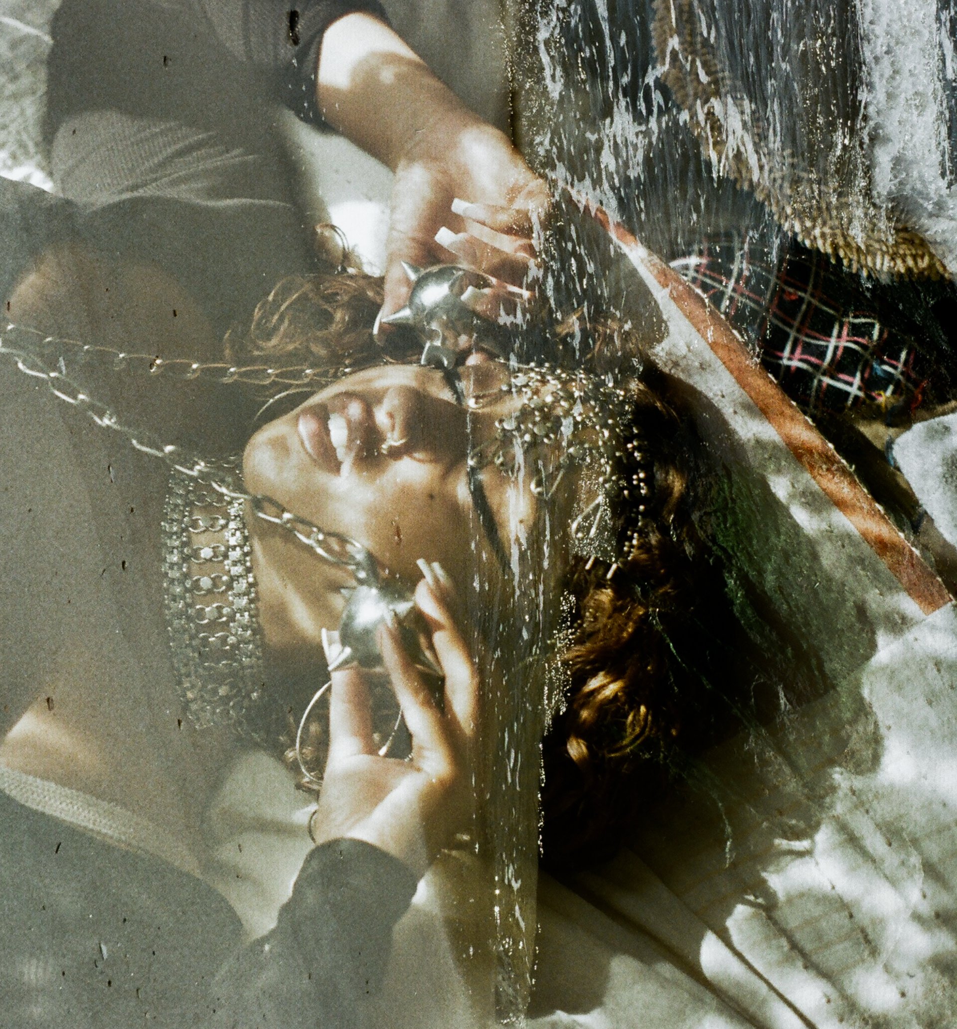 black and white bed linen