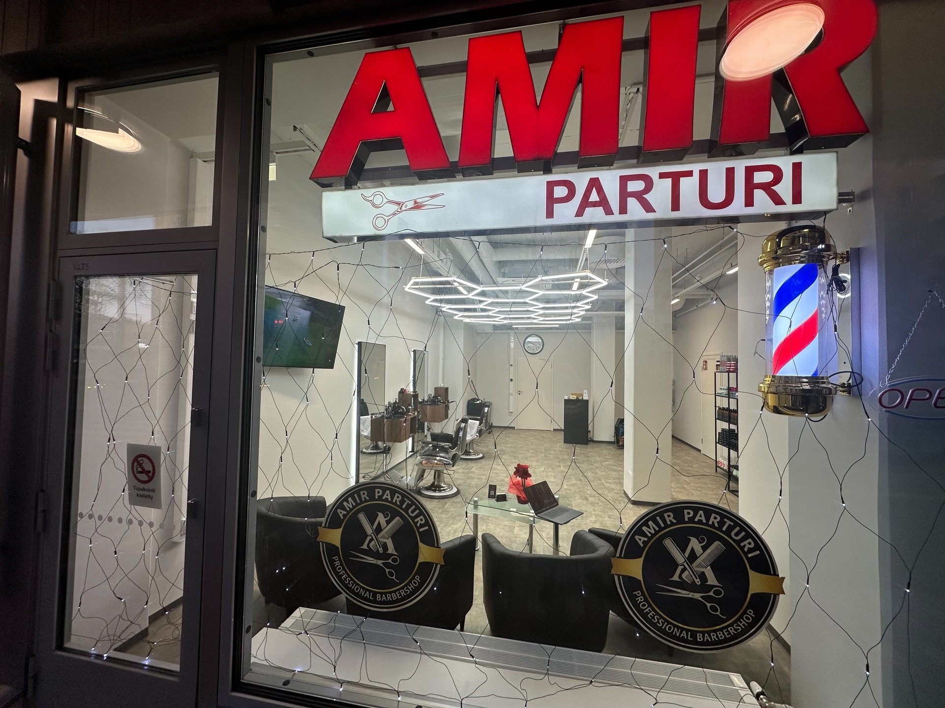 gray computer monitor