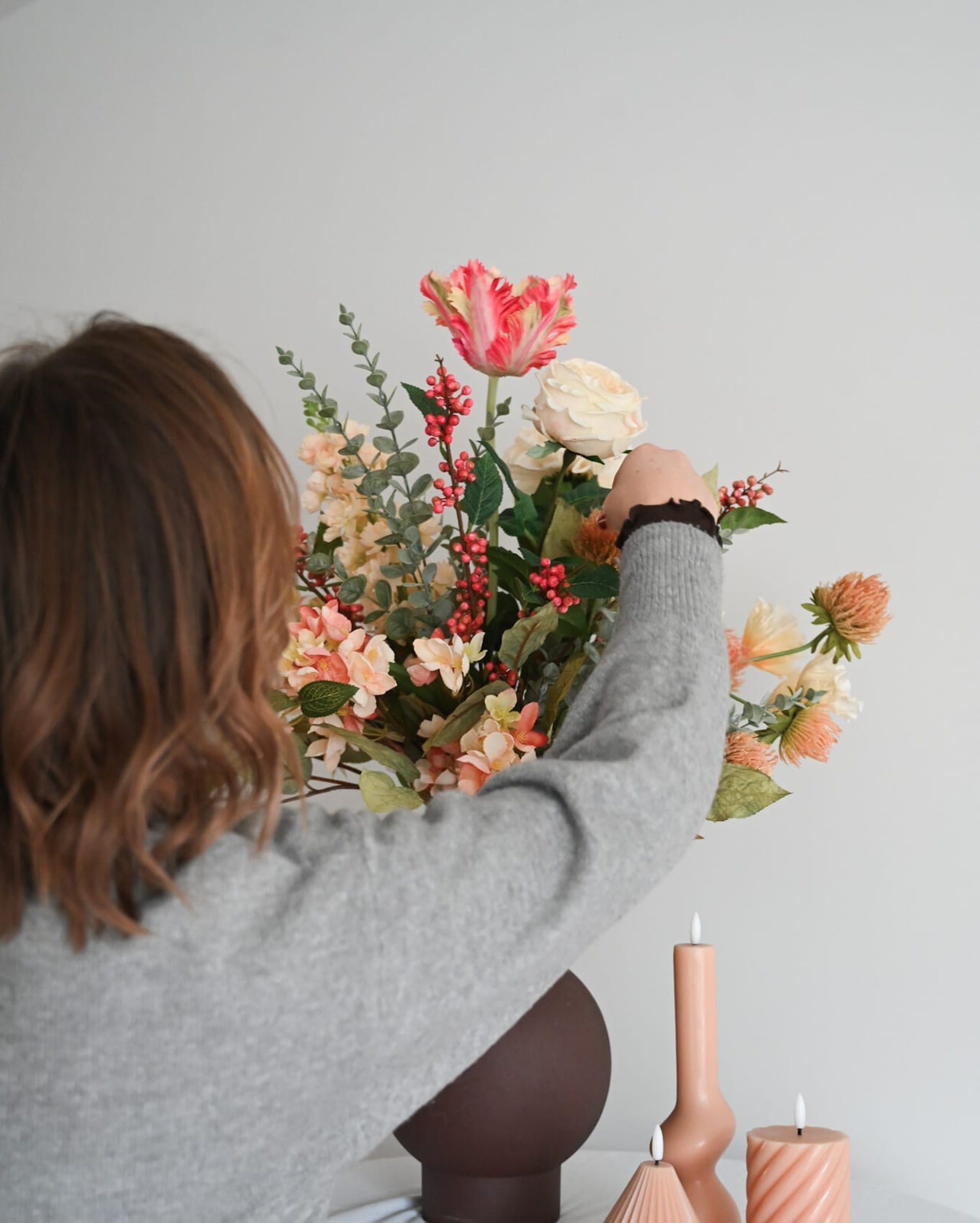 gray computer monitor