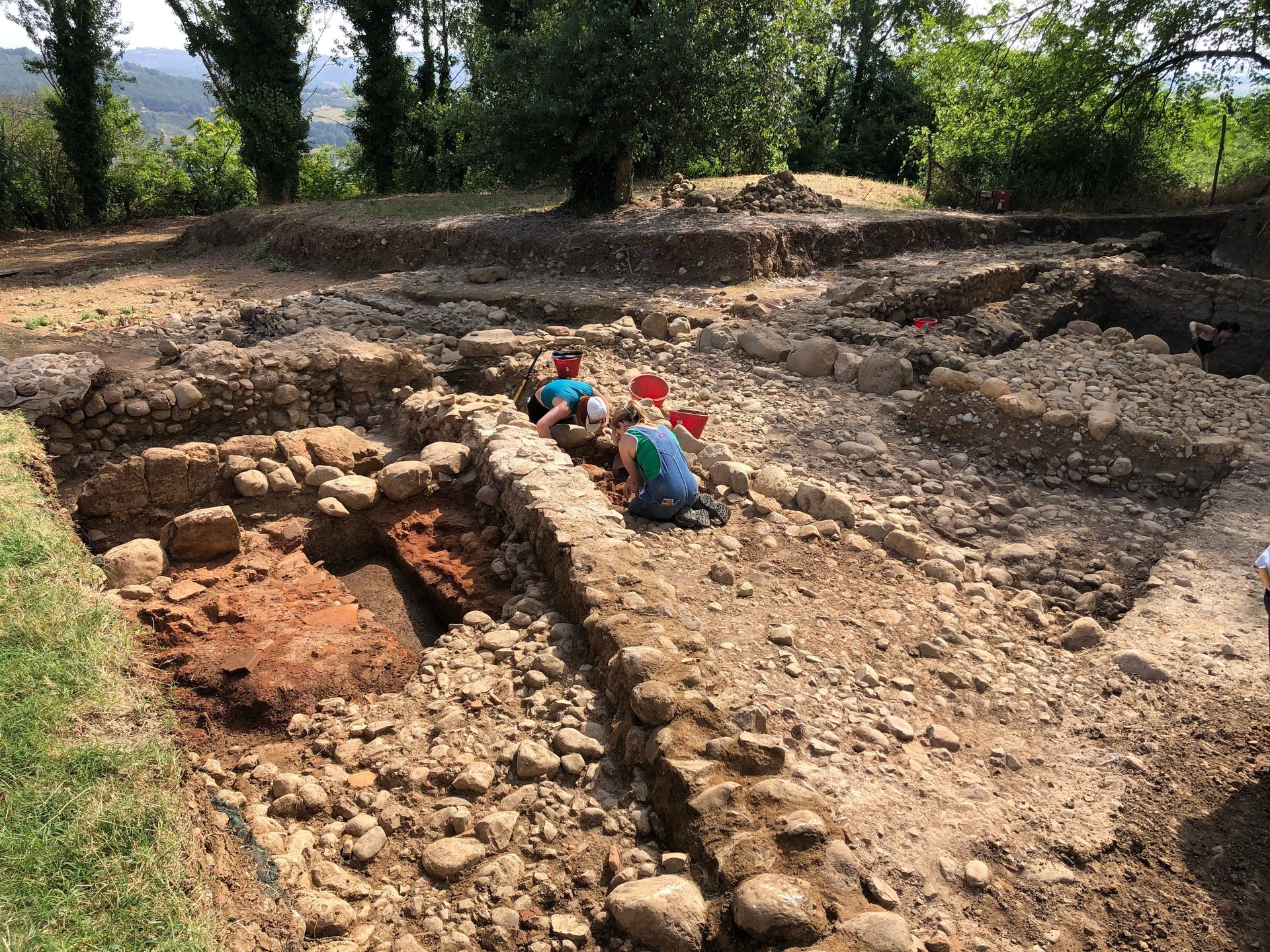 black and white bed linen