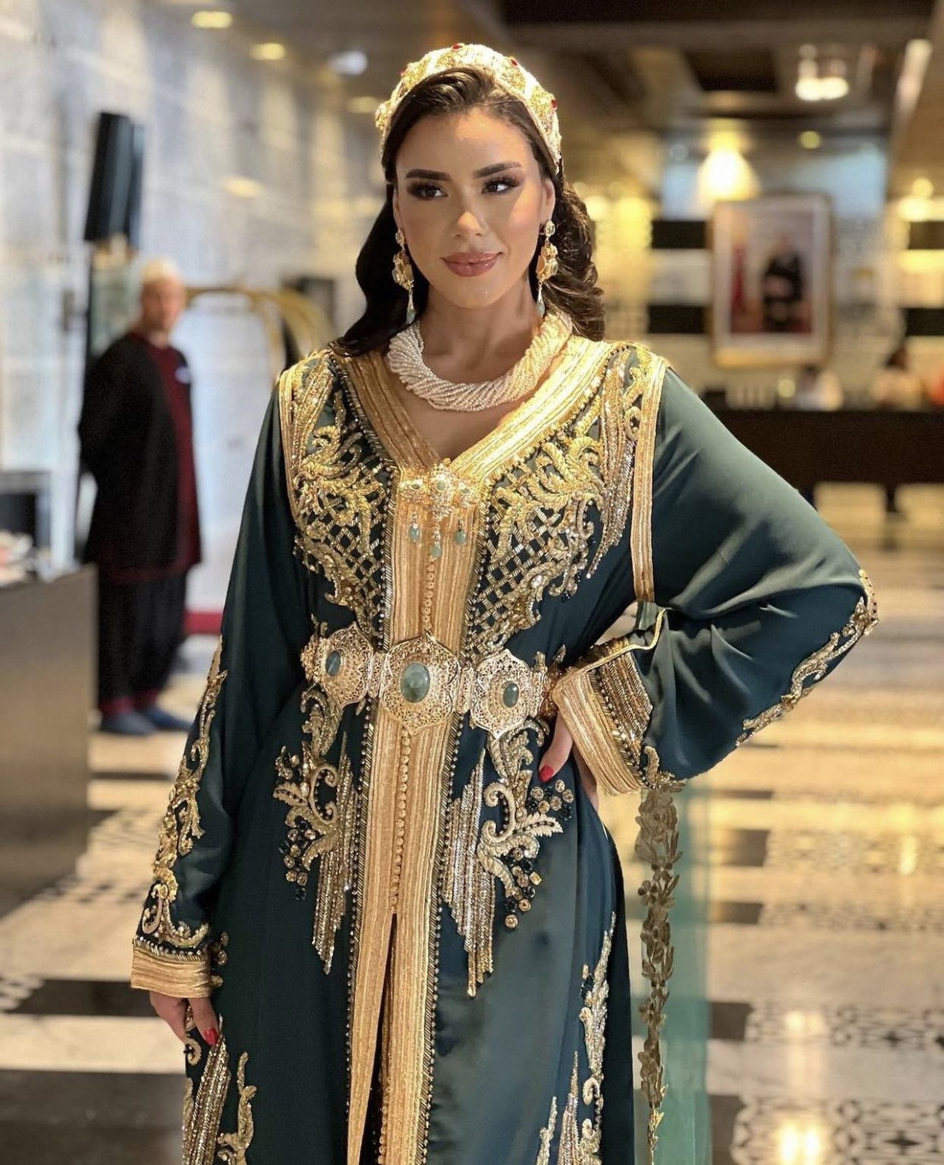 tenues traditionnelles marocaines - caftan royal marocain - caftan marocain fait main