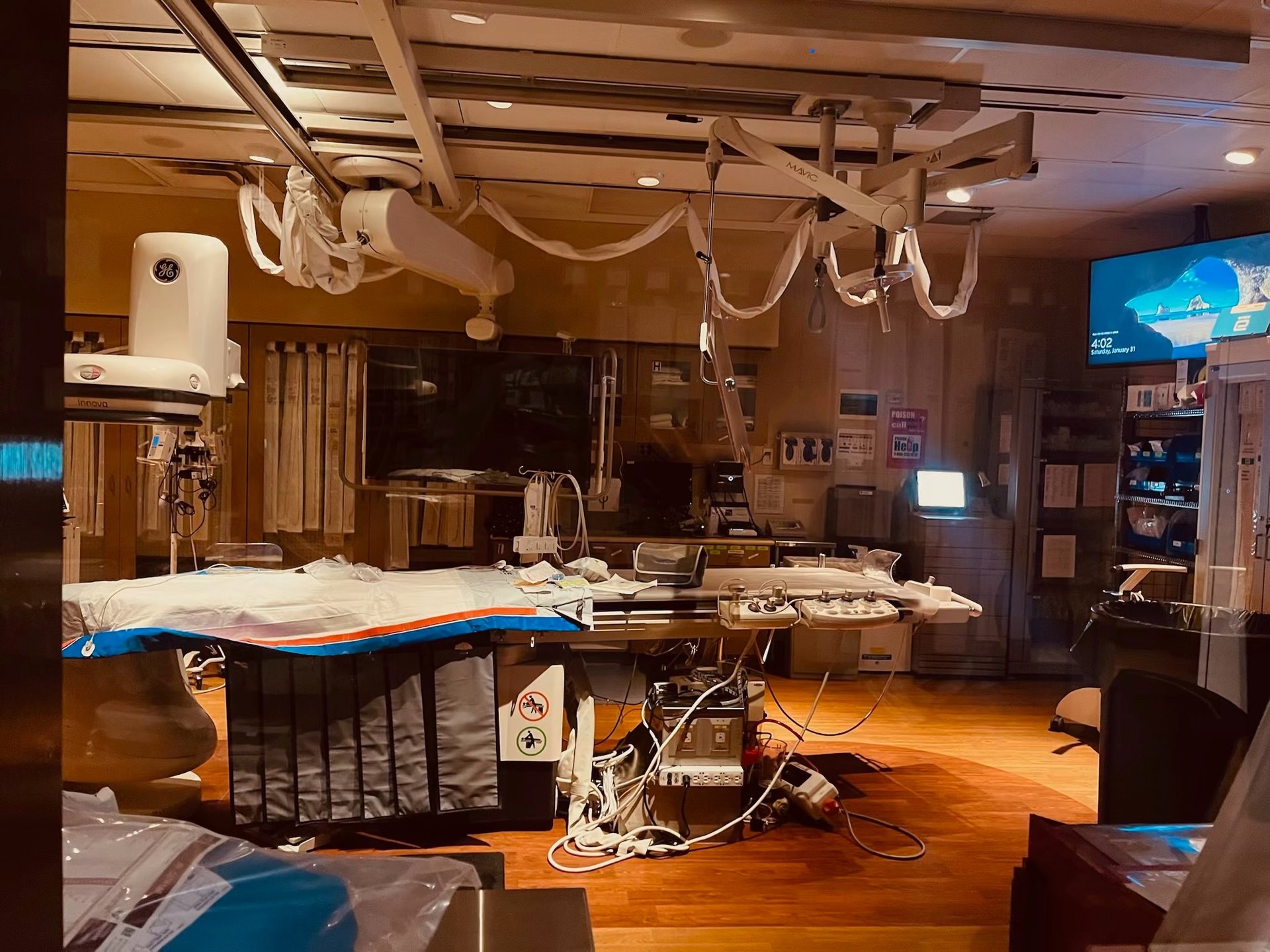 Movie showing physician using a medical device in the cardiac catheterization lab.