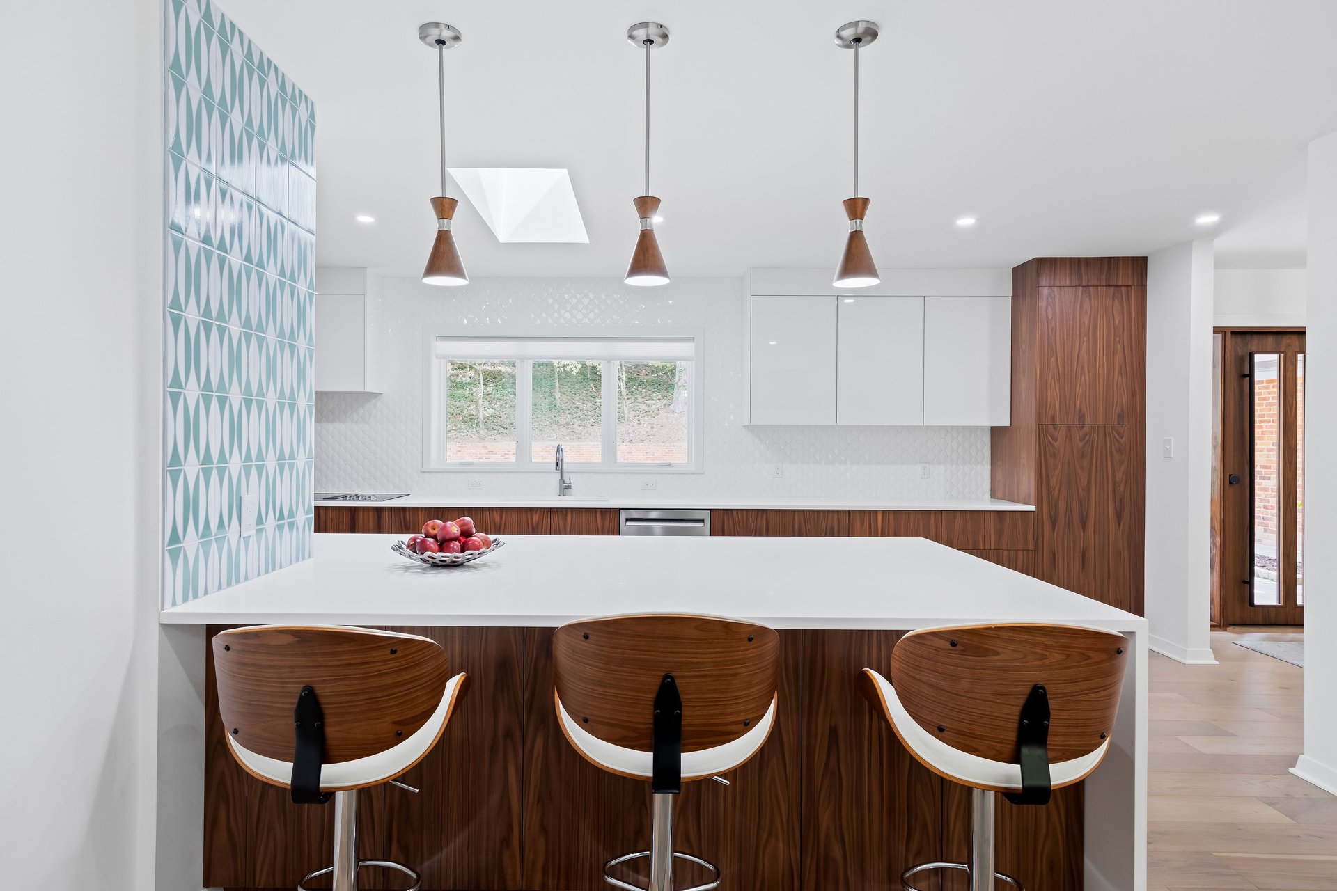 black and white bed linen