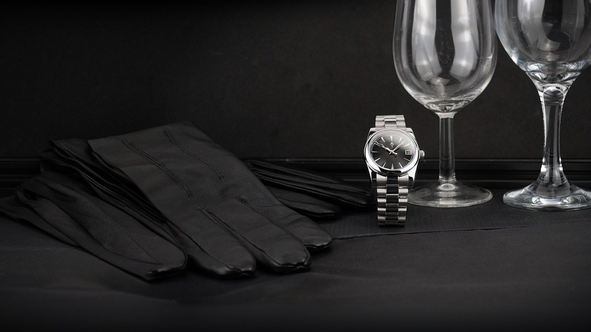 gray computer monitor