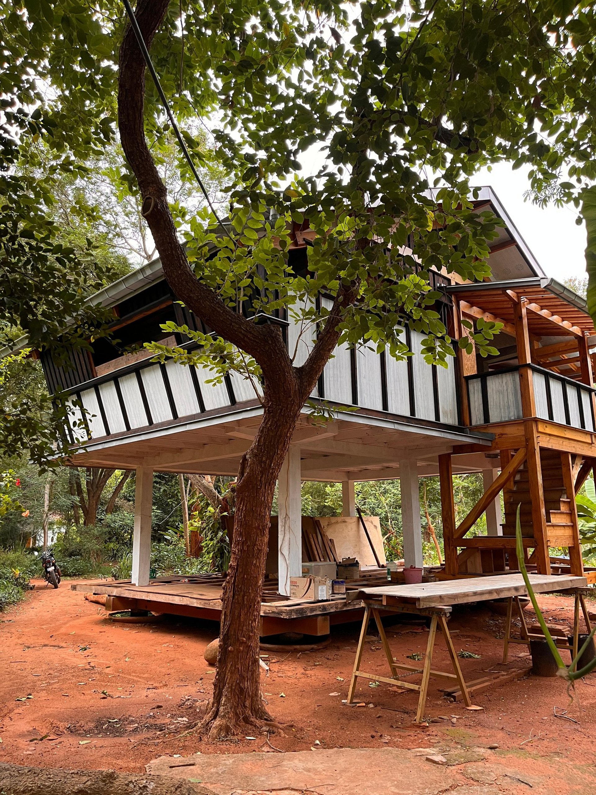 black and white bed linen