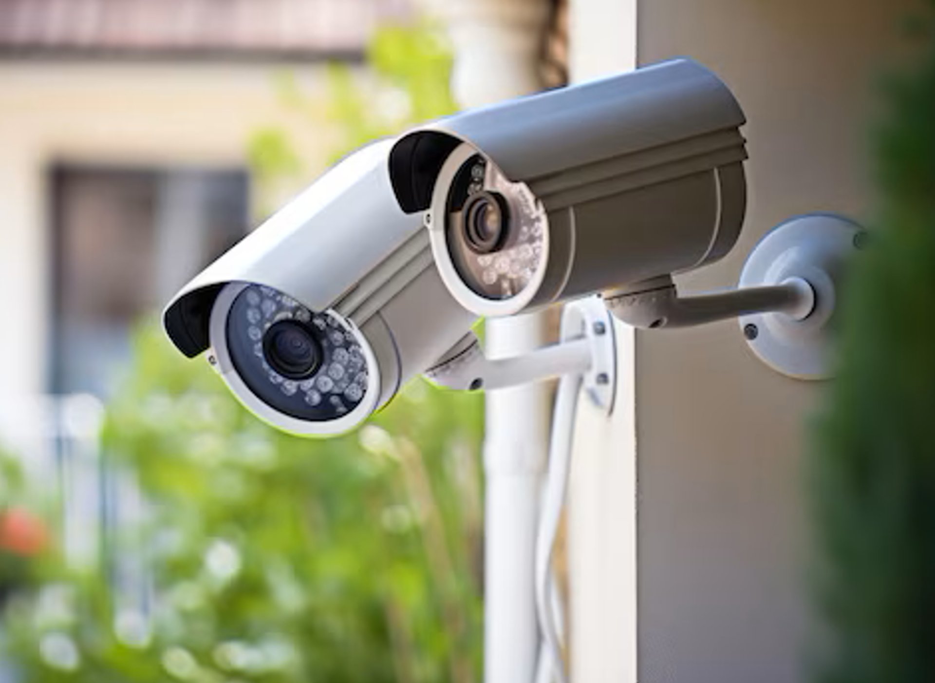 gray computer monitor