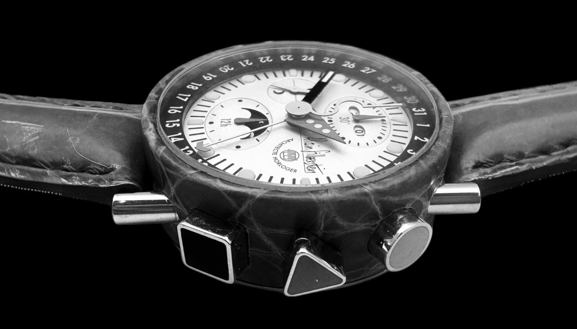 gray computer monitor