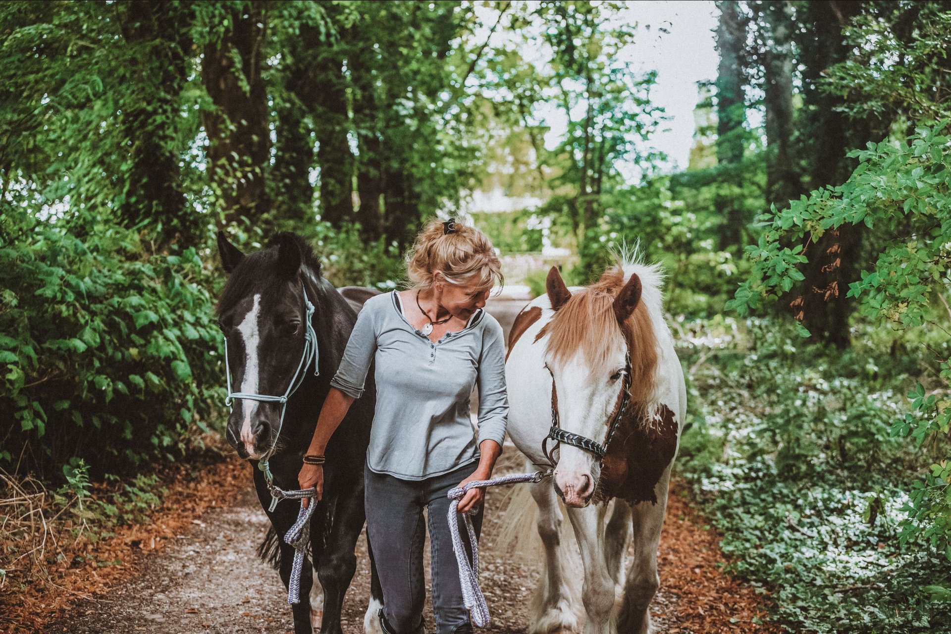 black and brown leather padded tub sofa