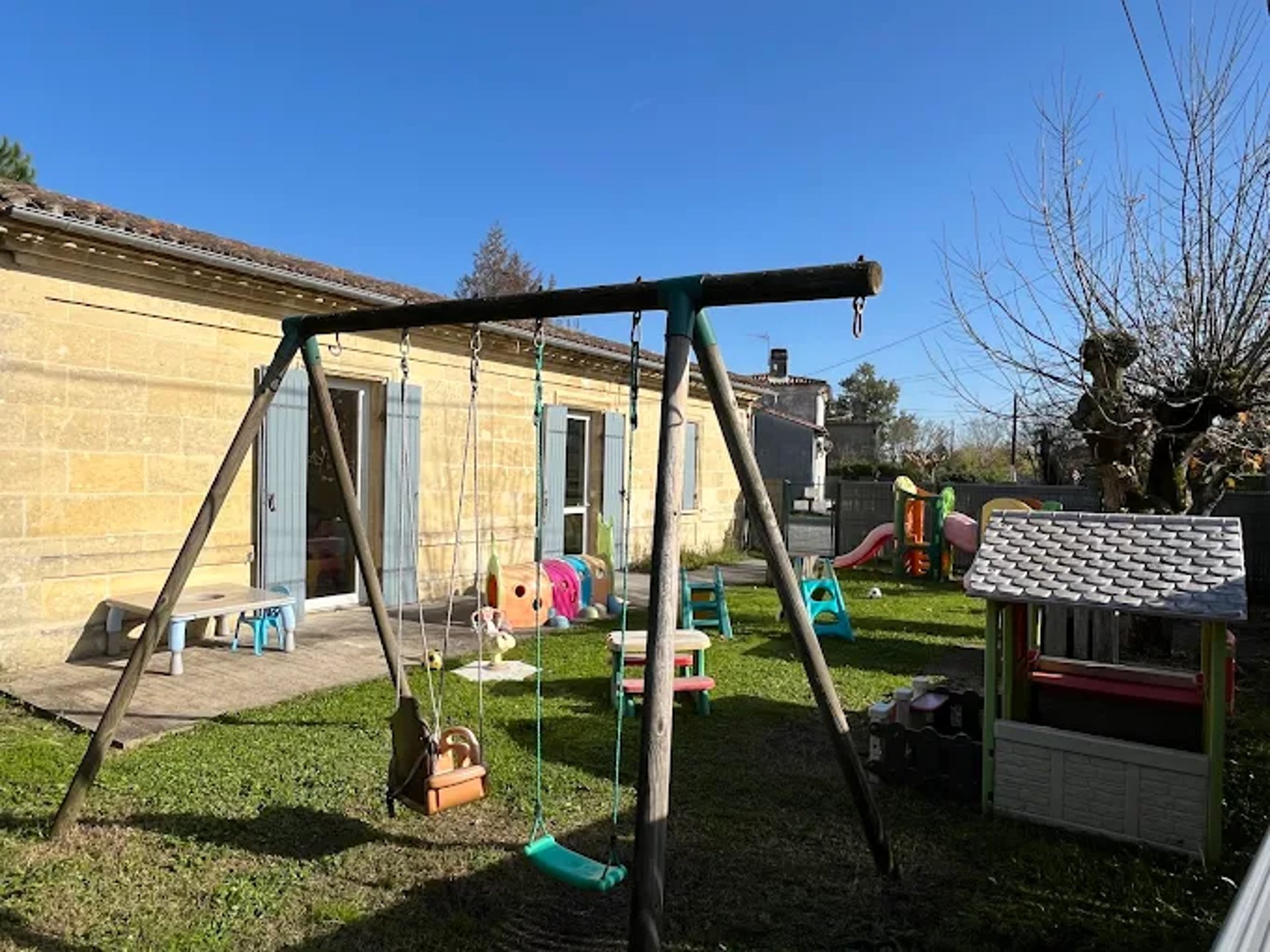 black and brown leather padded tub sofa