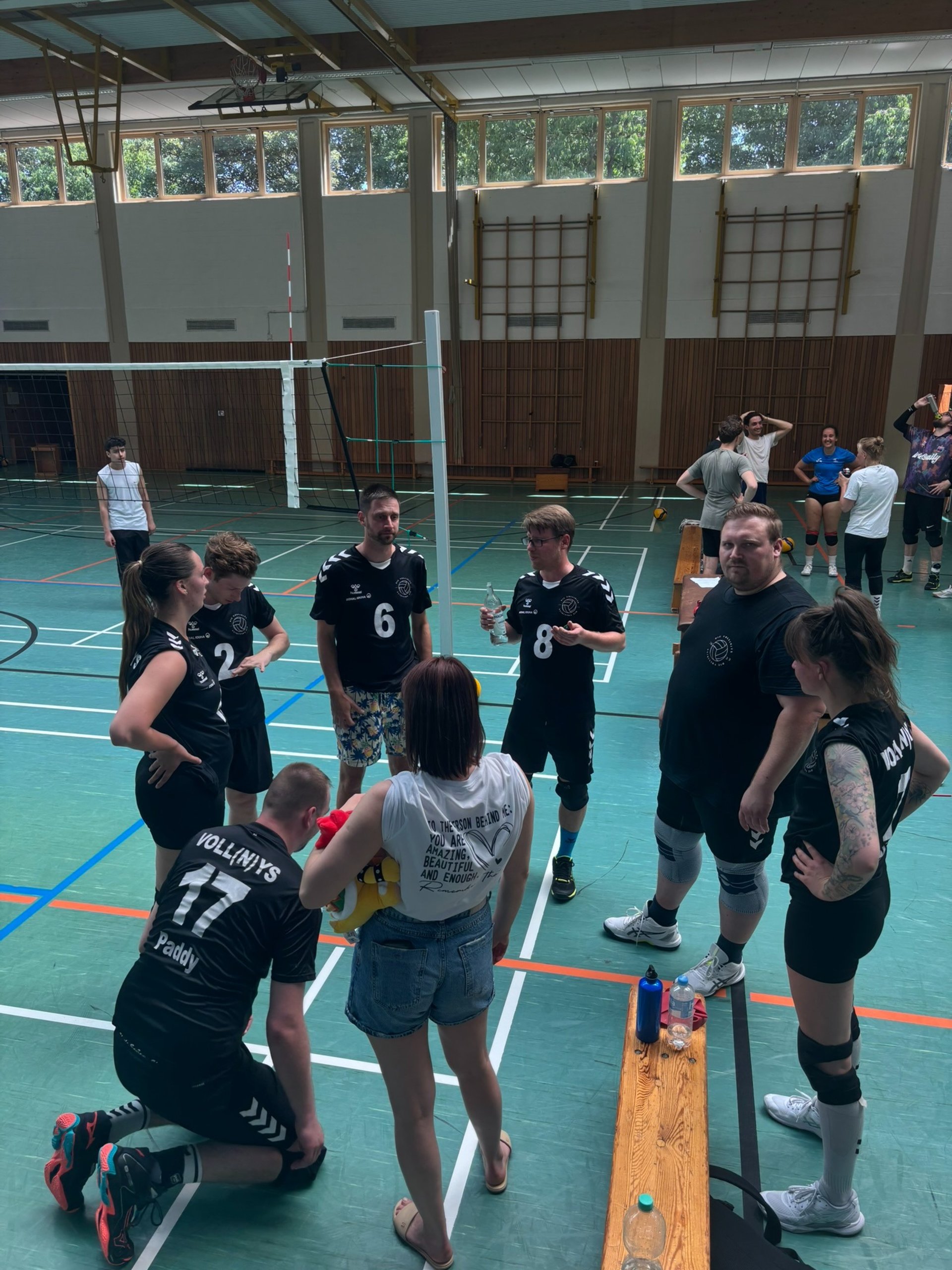 gray computer monitor