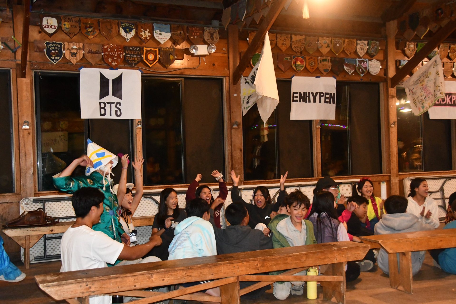 black and white bed linen