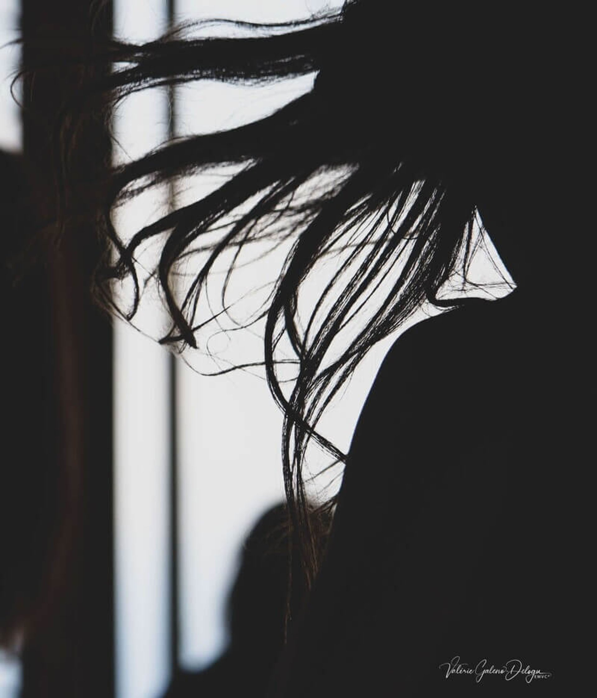 corps et cheveux en mouvement