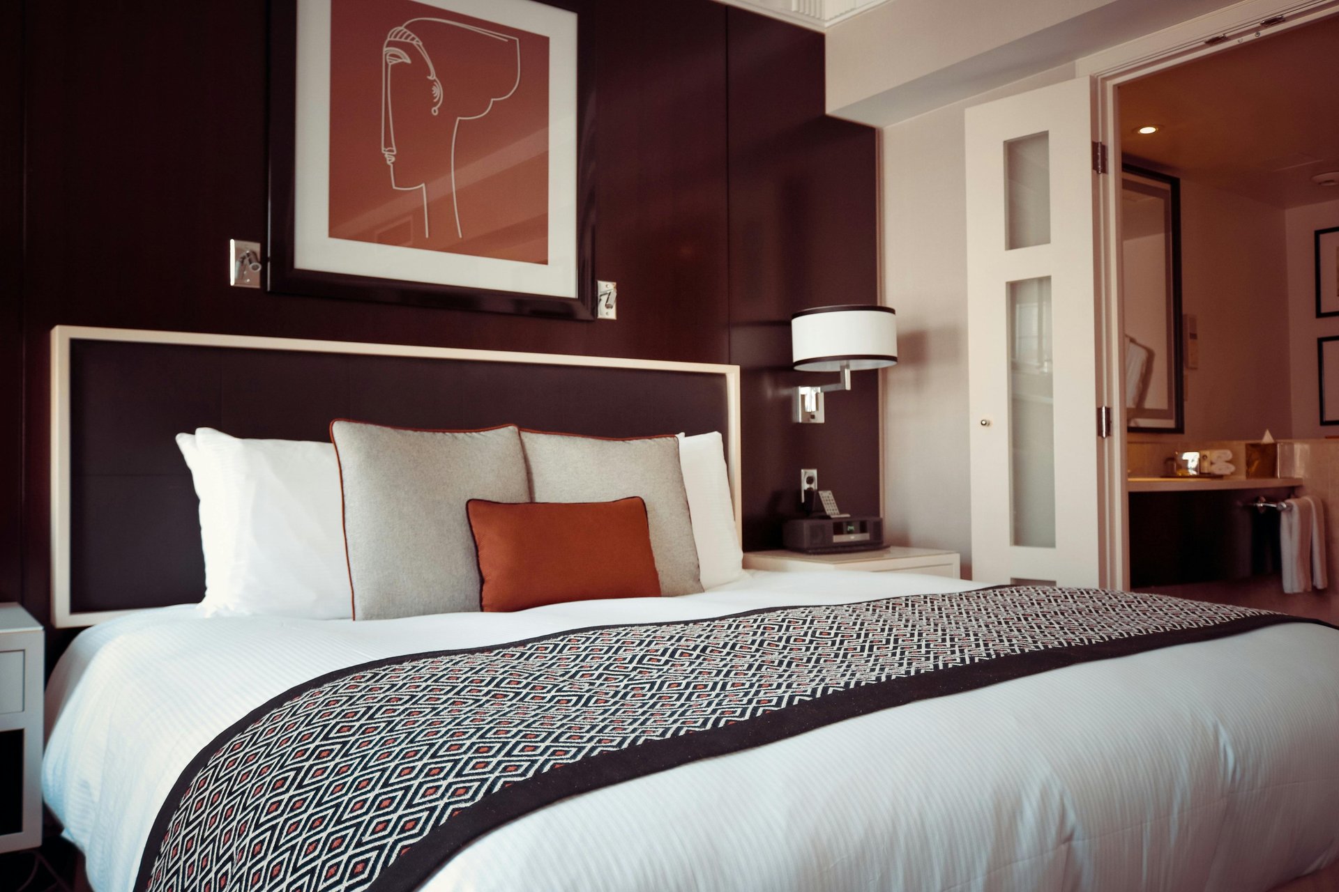 black and white bed linen