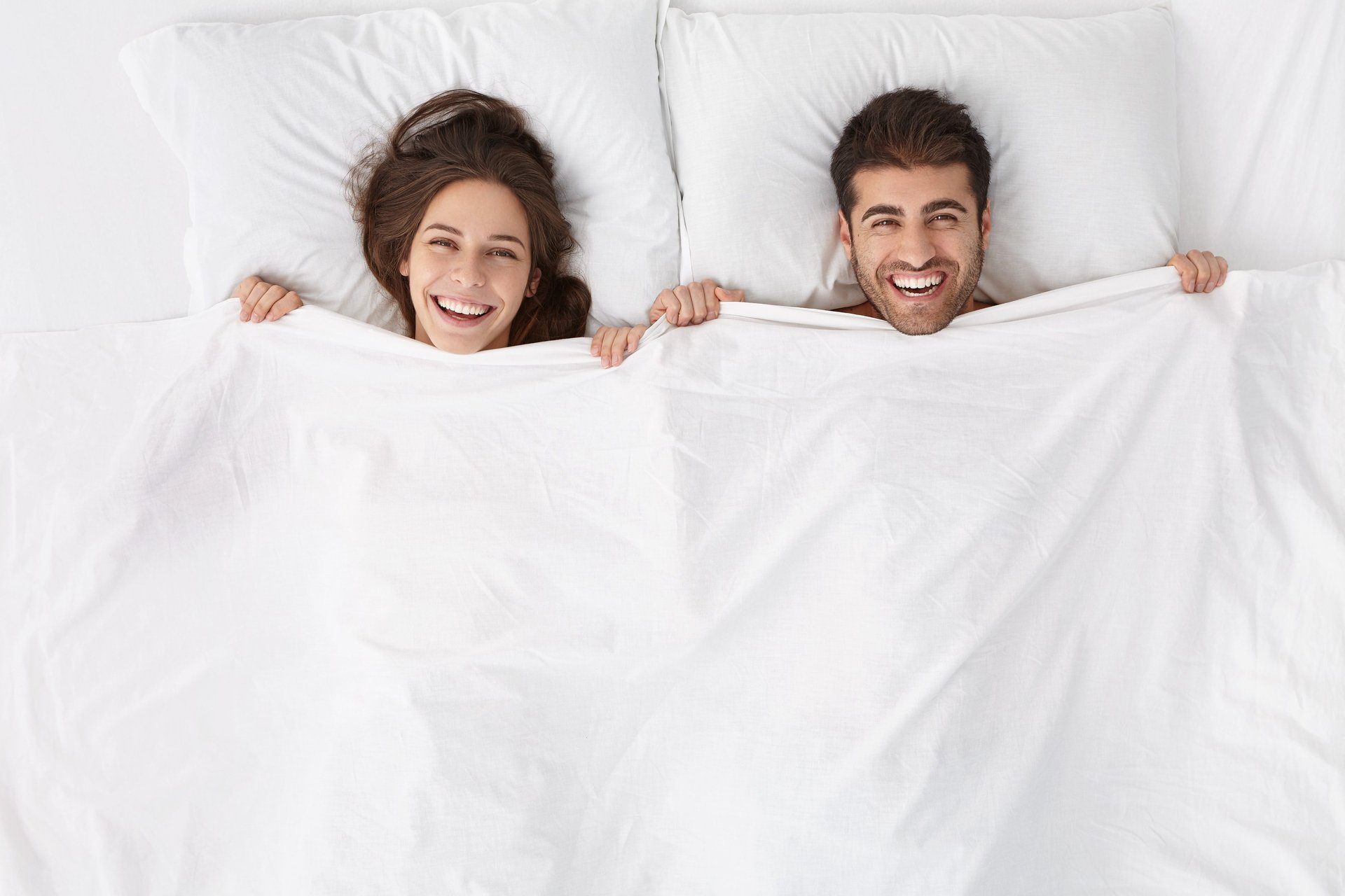 black and white bed linen