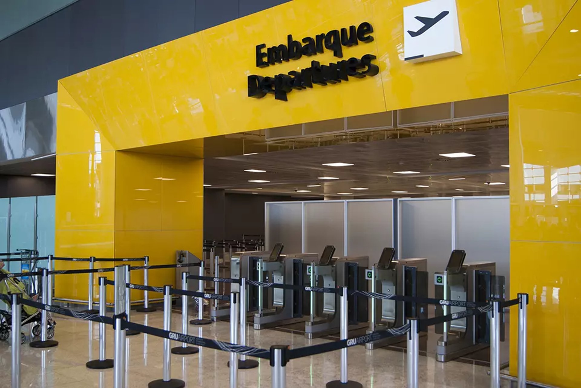 black and brown leather padded tub sofa