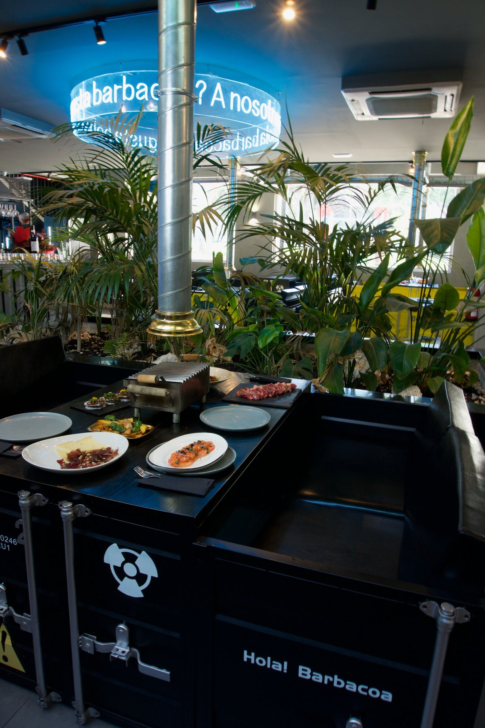 black and white bed linen