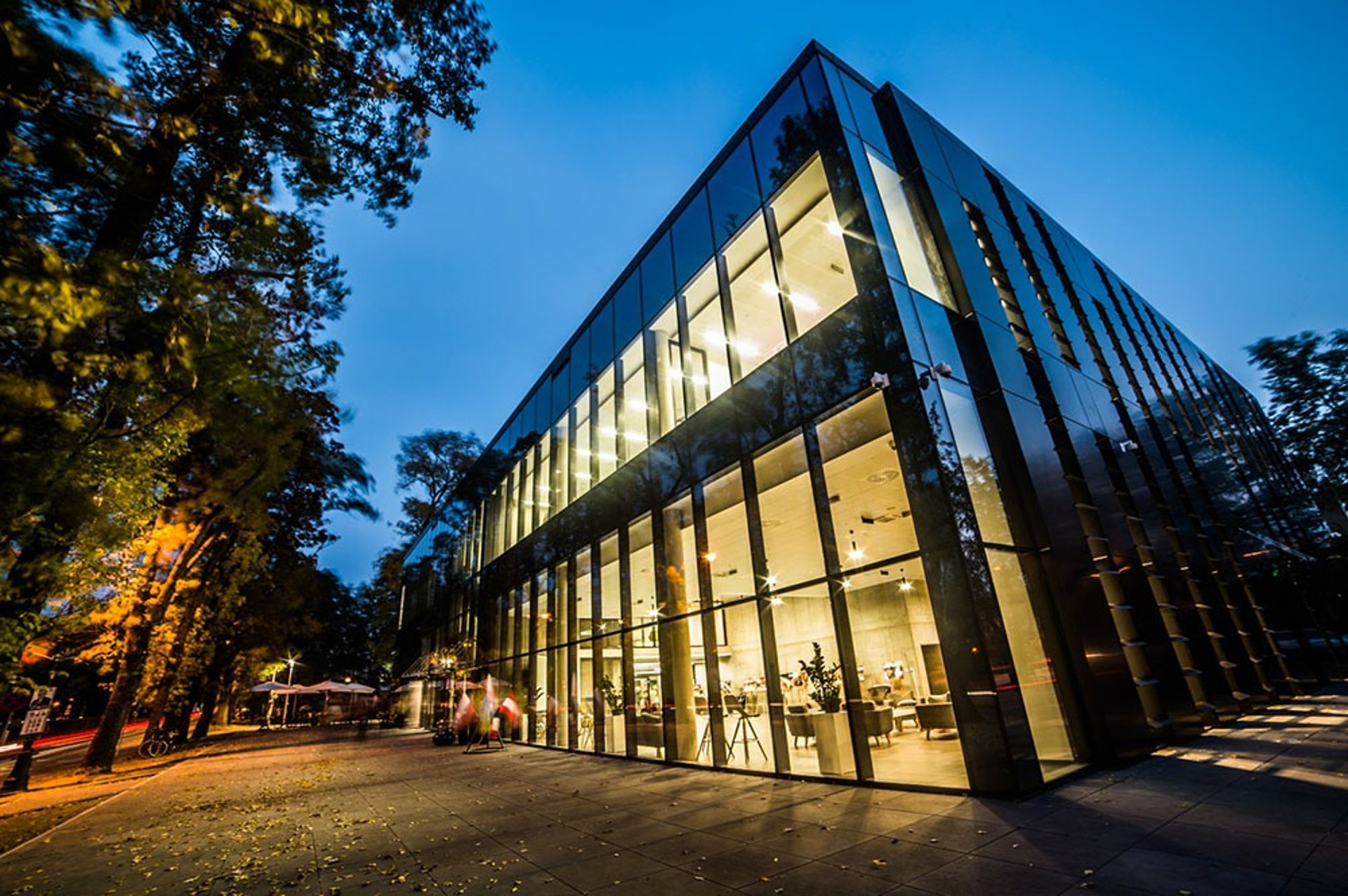 black and brown leather padded tub sofa