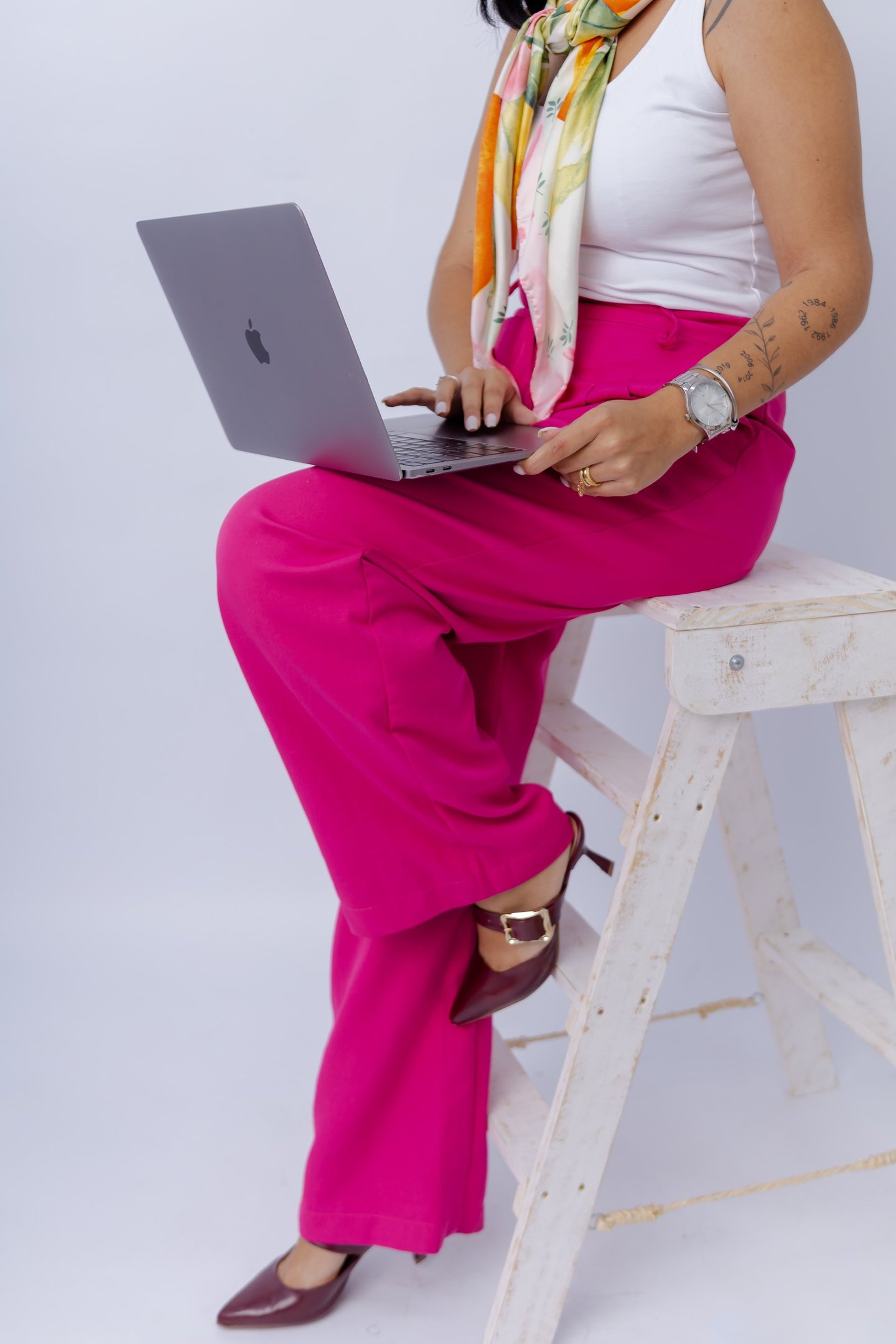 black and brown leather padded tub sofa