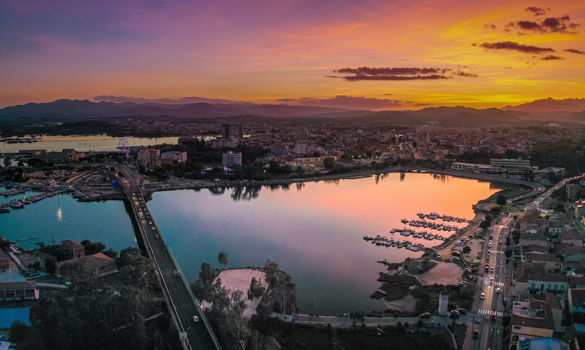 black and white bed linen