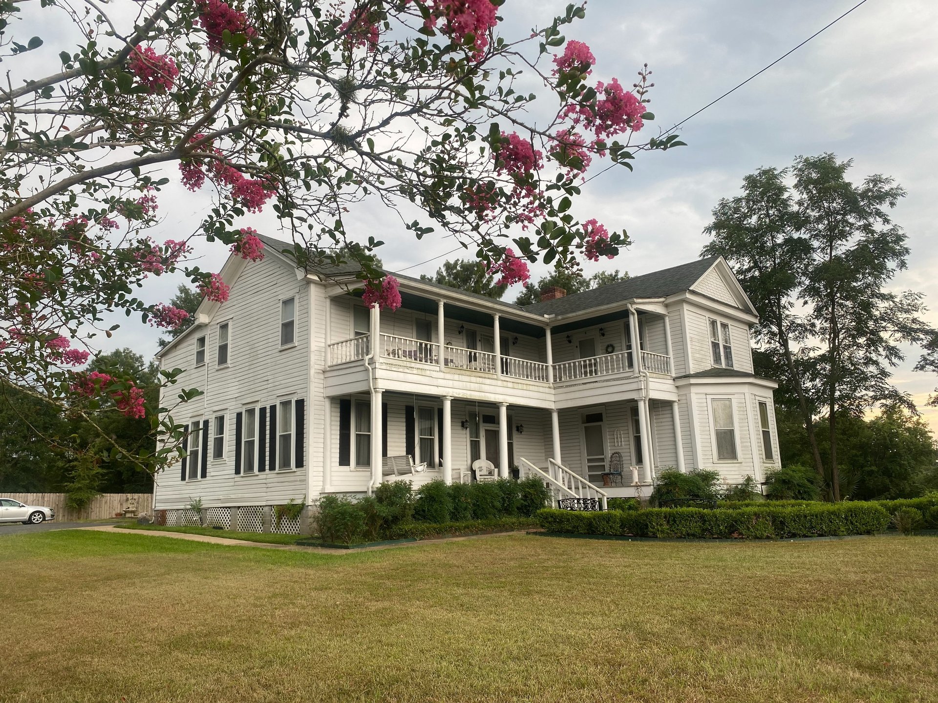 black and white bed linen