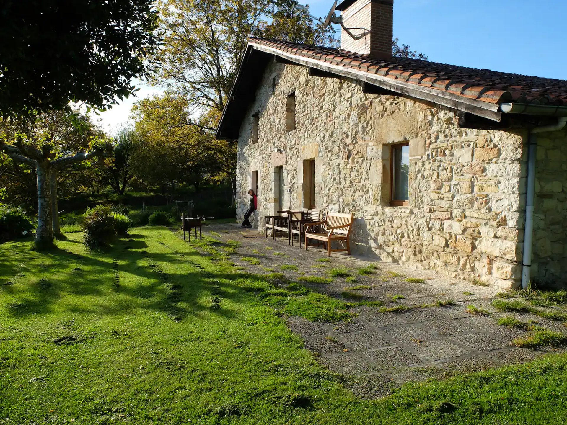 black and white bed linen