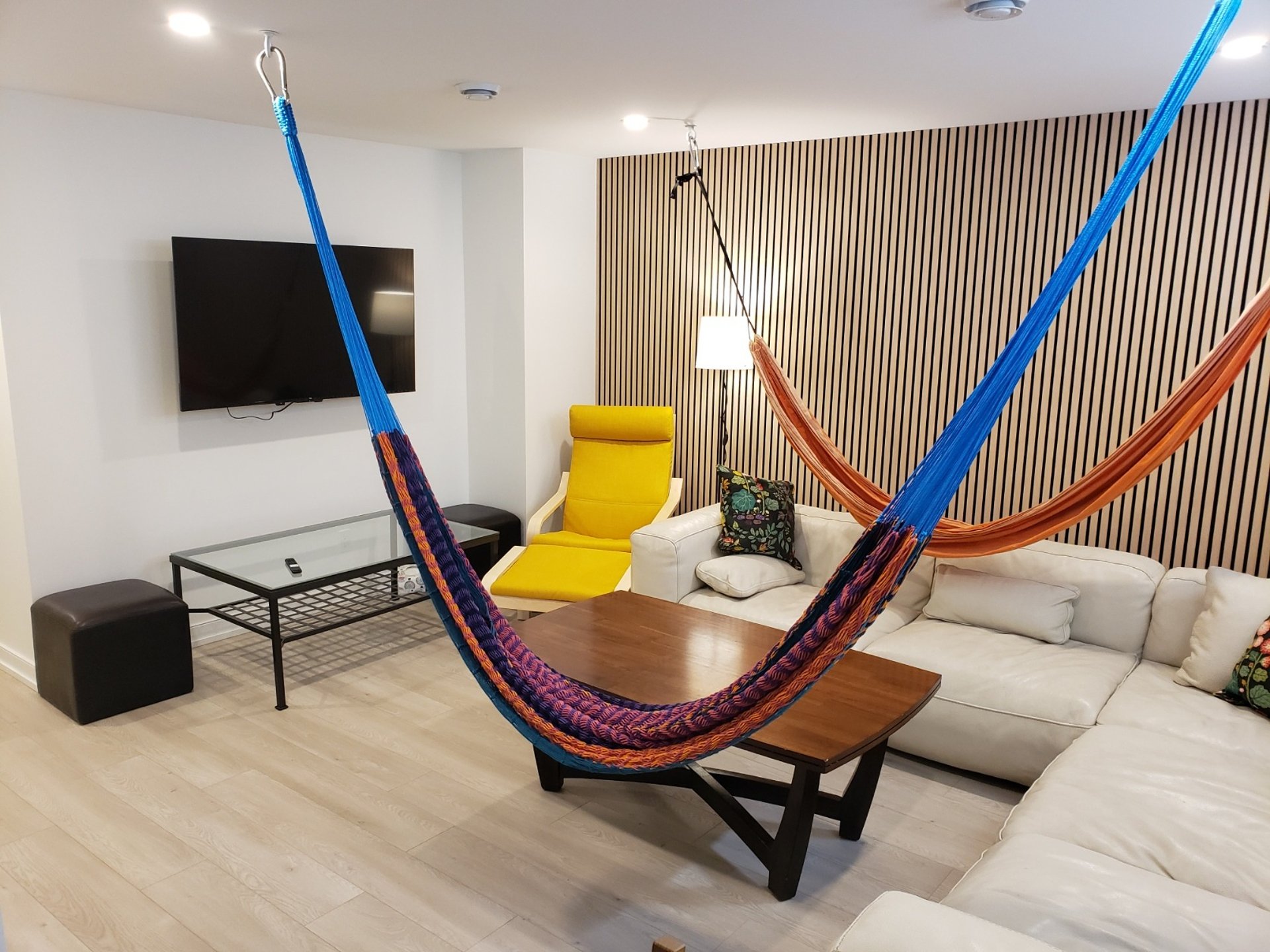 black and white bed linen