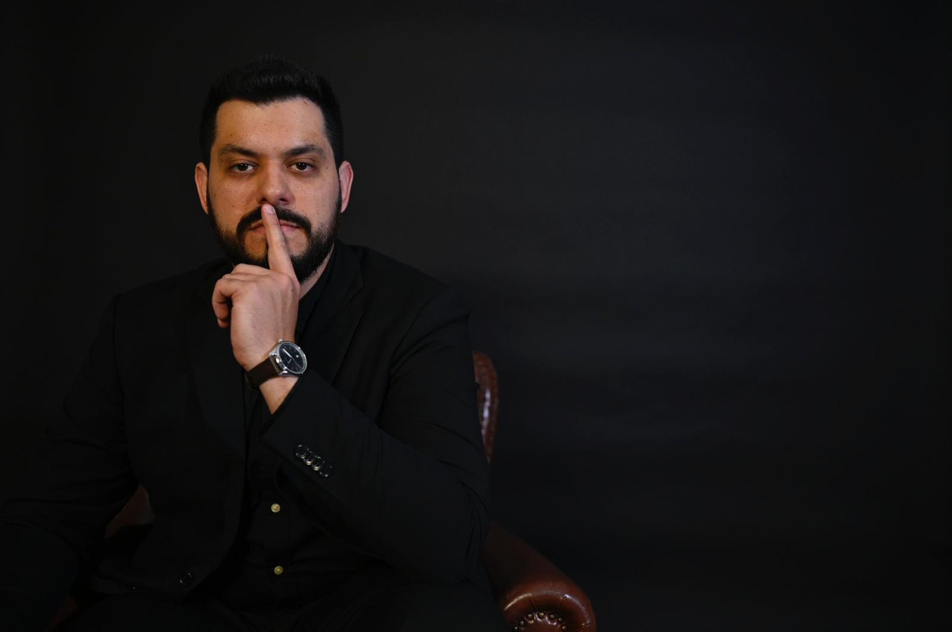 black and white bed linen