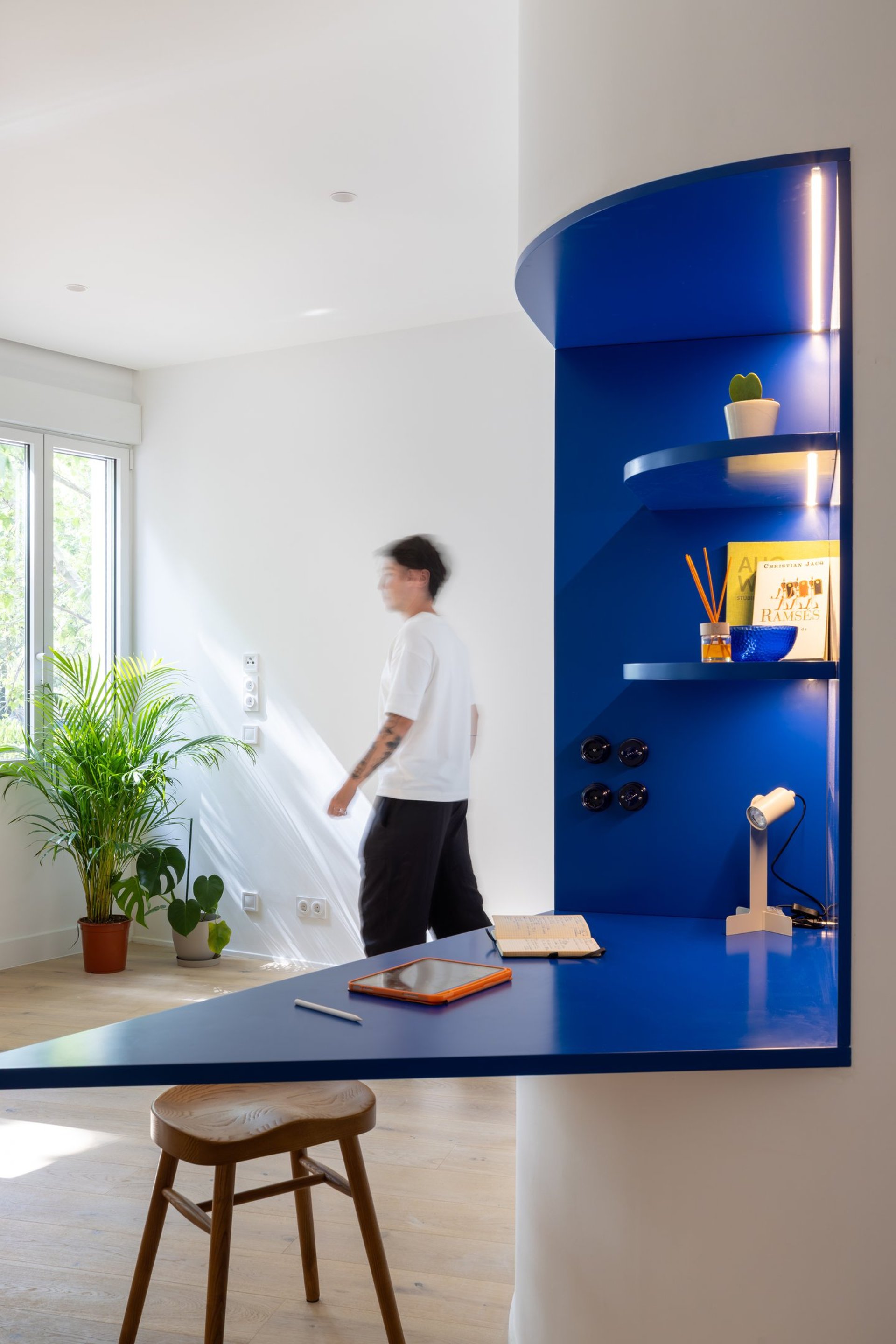 black and white bed linen