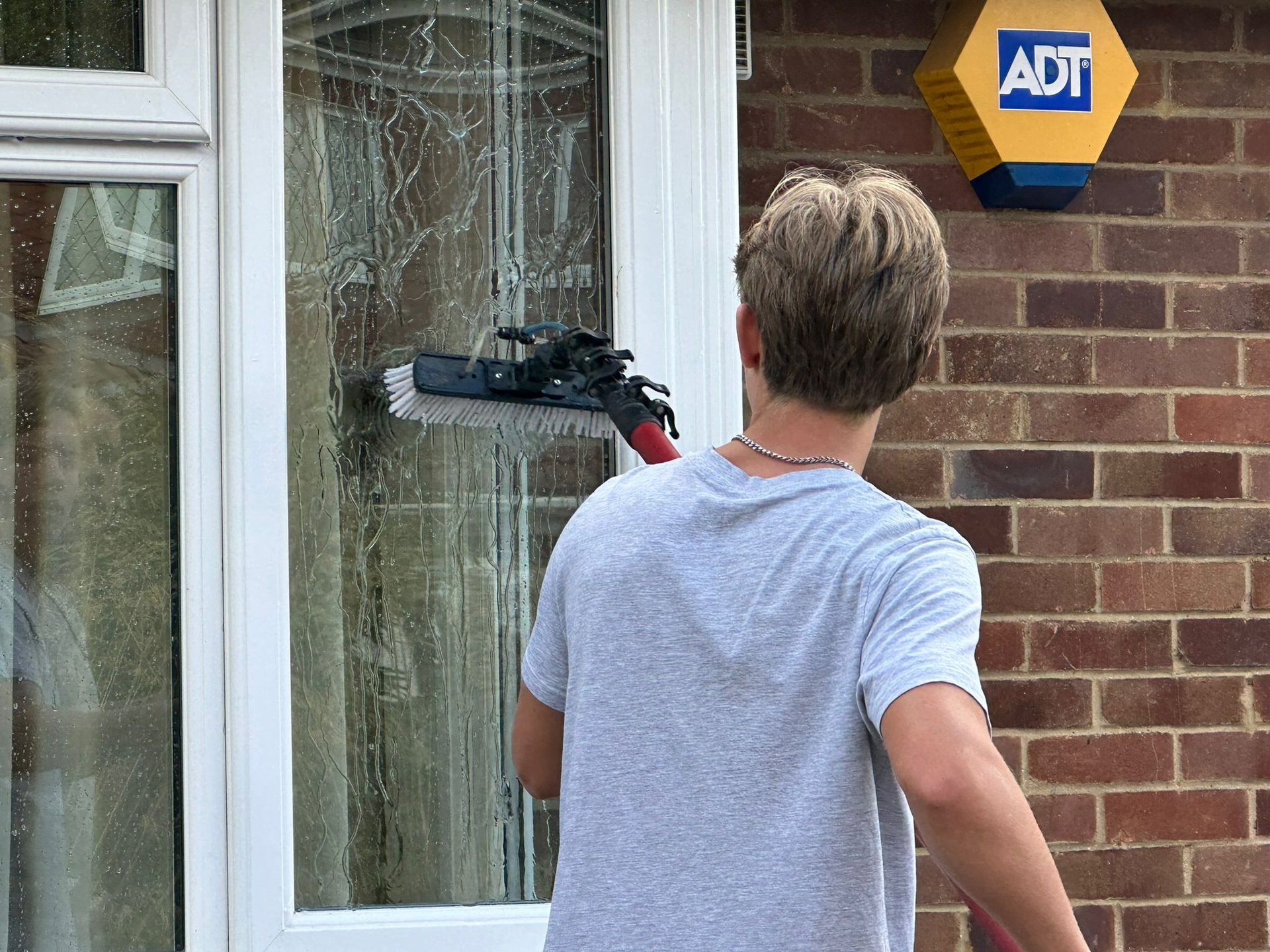 gray computer monitor