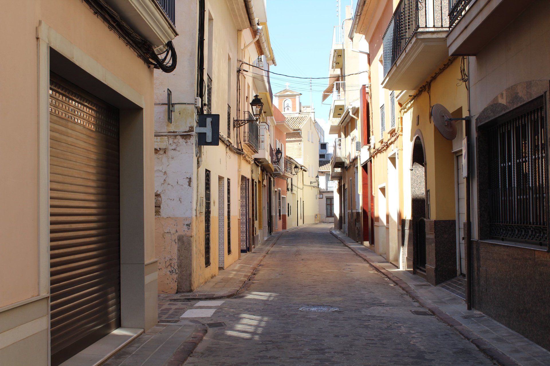 black and brown leather padded tub sofa