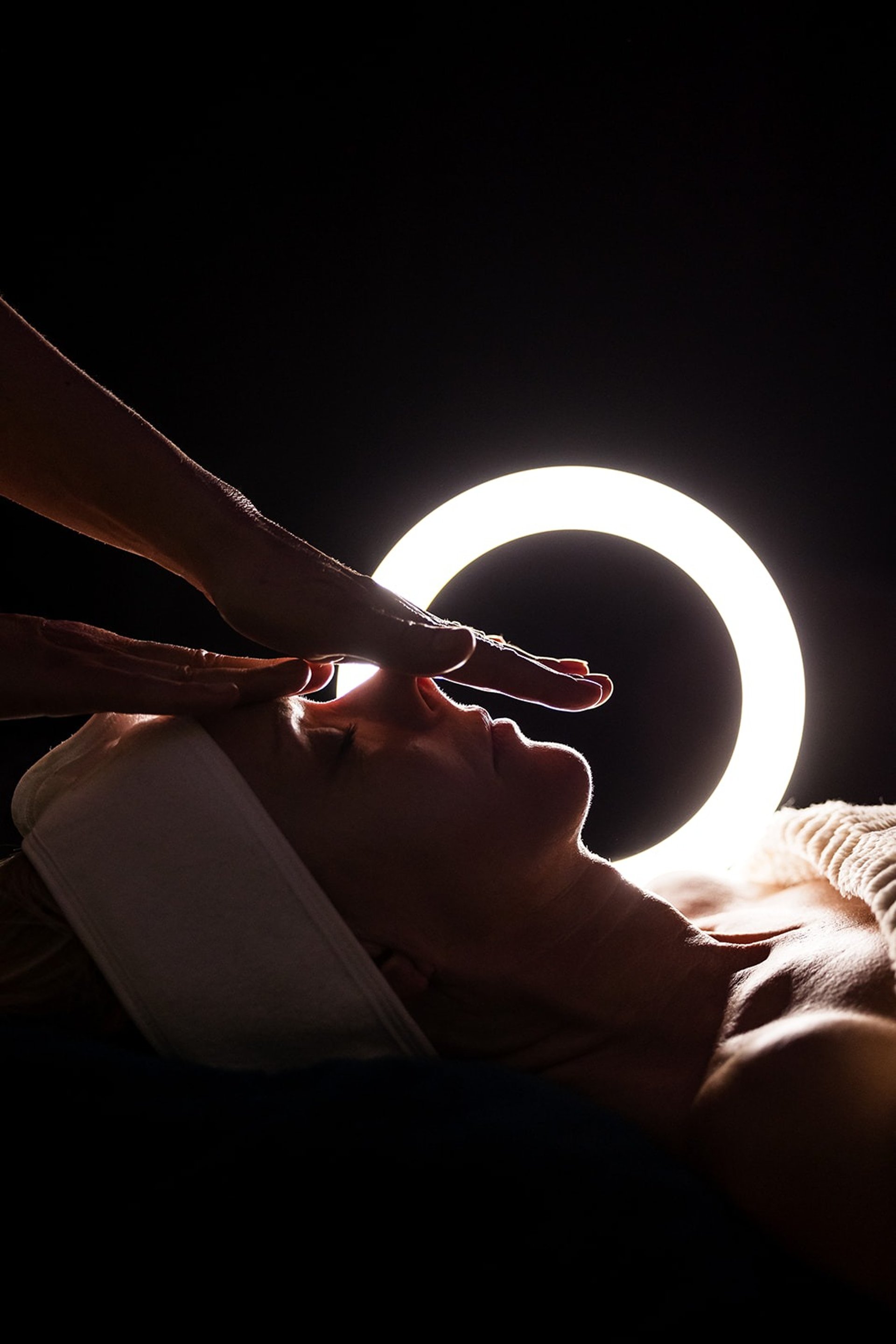 black and white bed linen