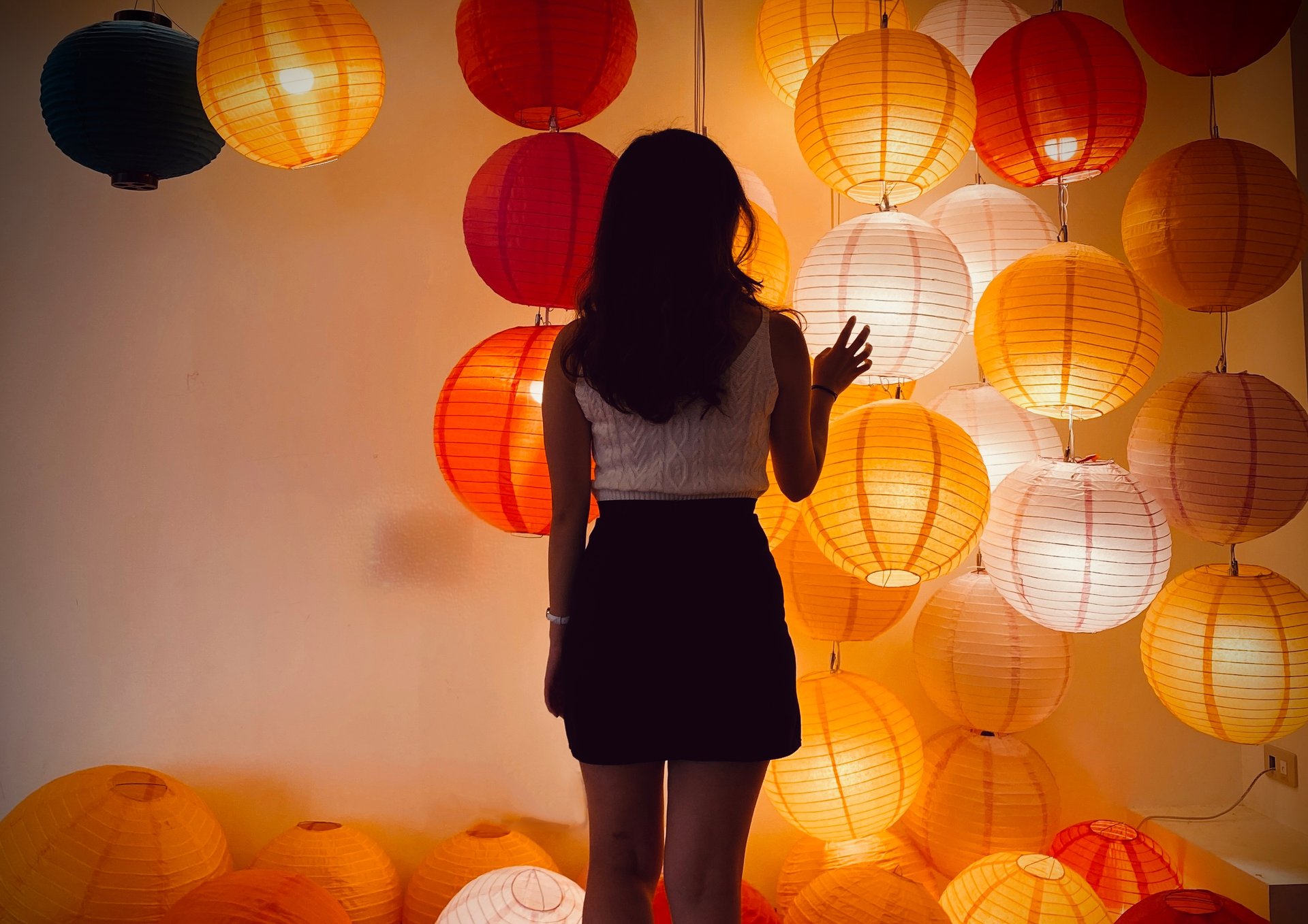 black and white bed linen