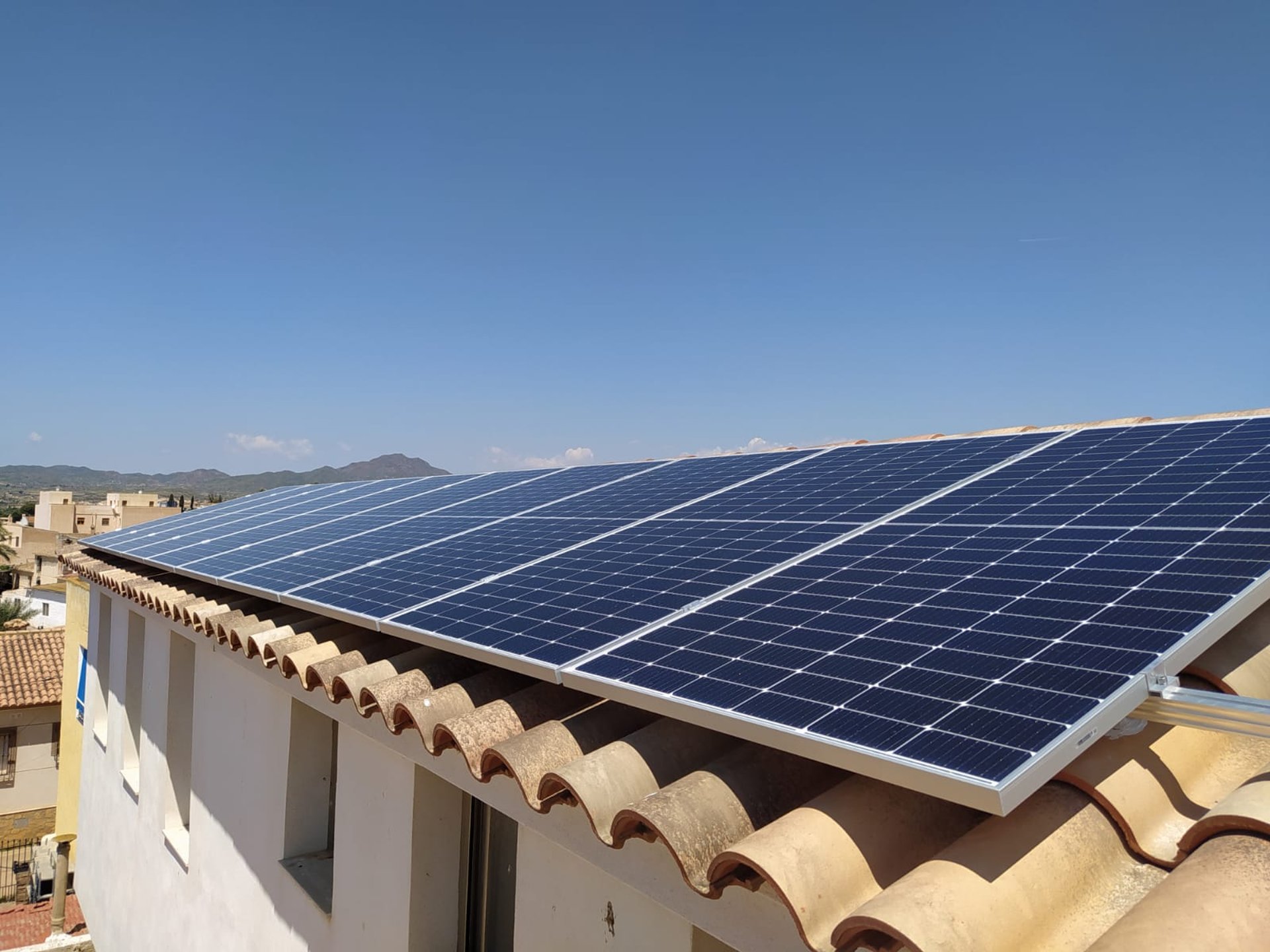 Fotovoltaica con batería y respaldo